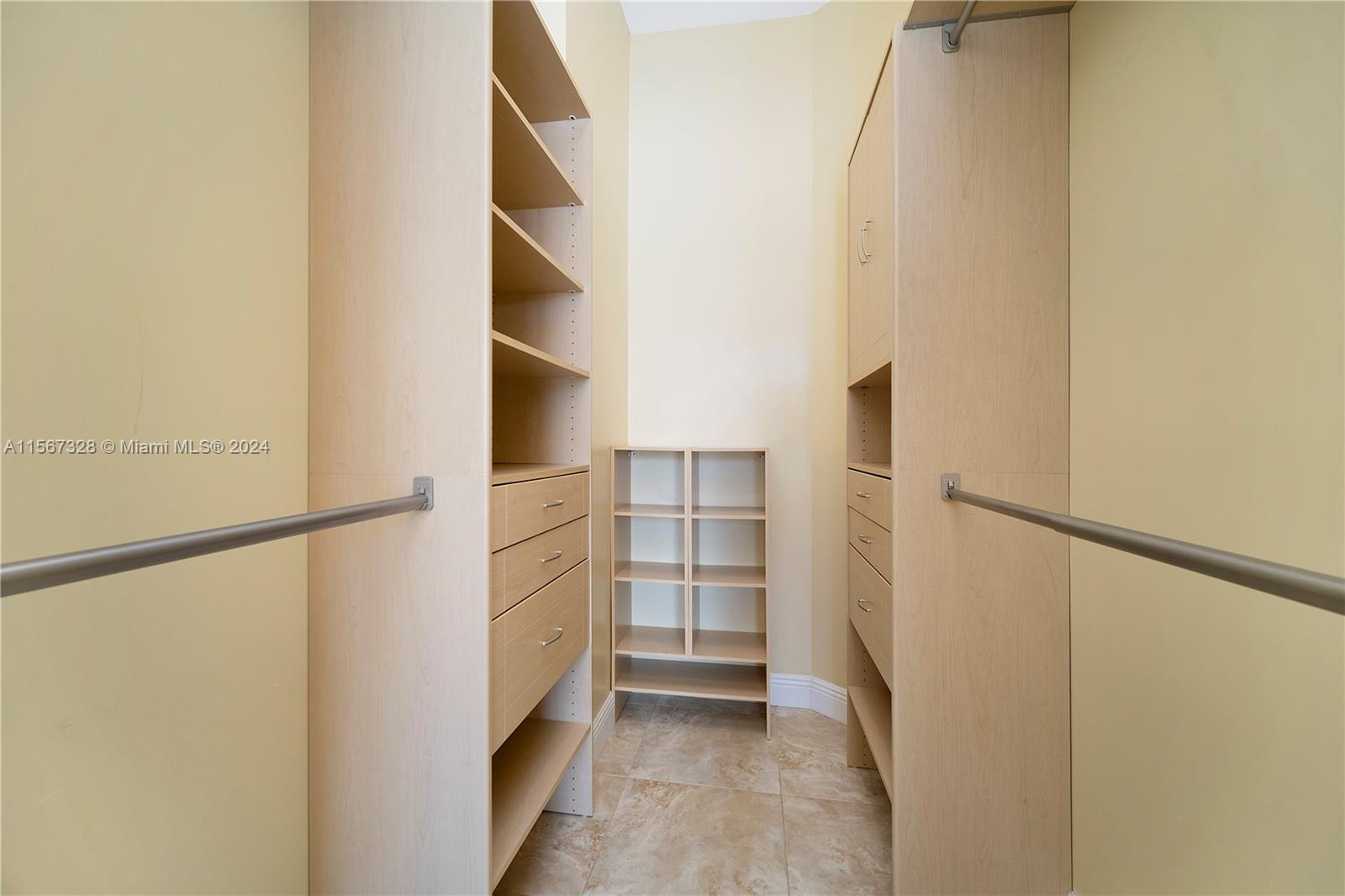 19900 E Country Club Dr TS18, Aventura, Florida 33180, 2 Bedrooms Bedrooms, ,2 BathroomsBathrooms,Residentiallease,For Rent,19900 E Country Club Dr TS18,A11567328