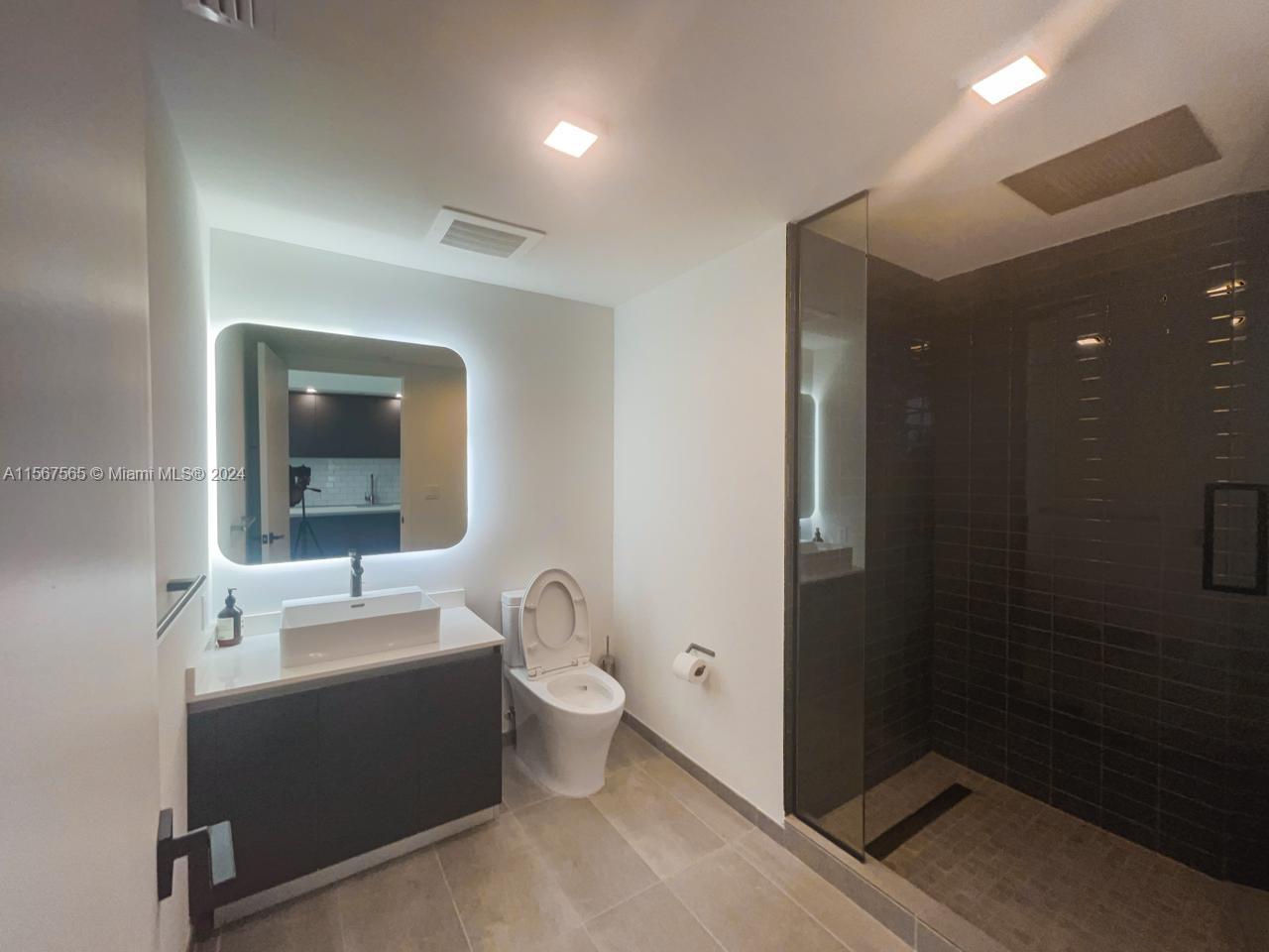 227 NE 2nd Street 3008, Miami, Florida 33132, ,1 BathroomBathrooms,Residentiallease,For Rent,227 NE 2nd Street 3008,A11567565