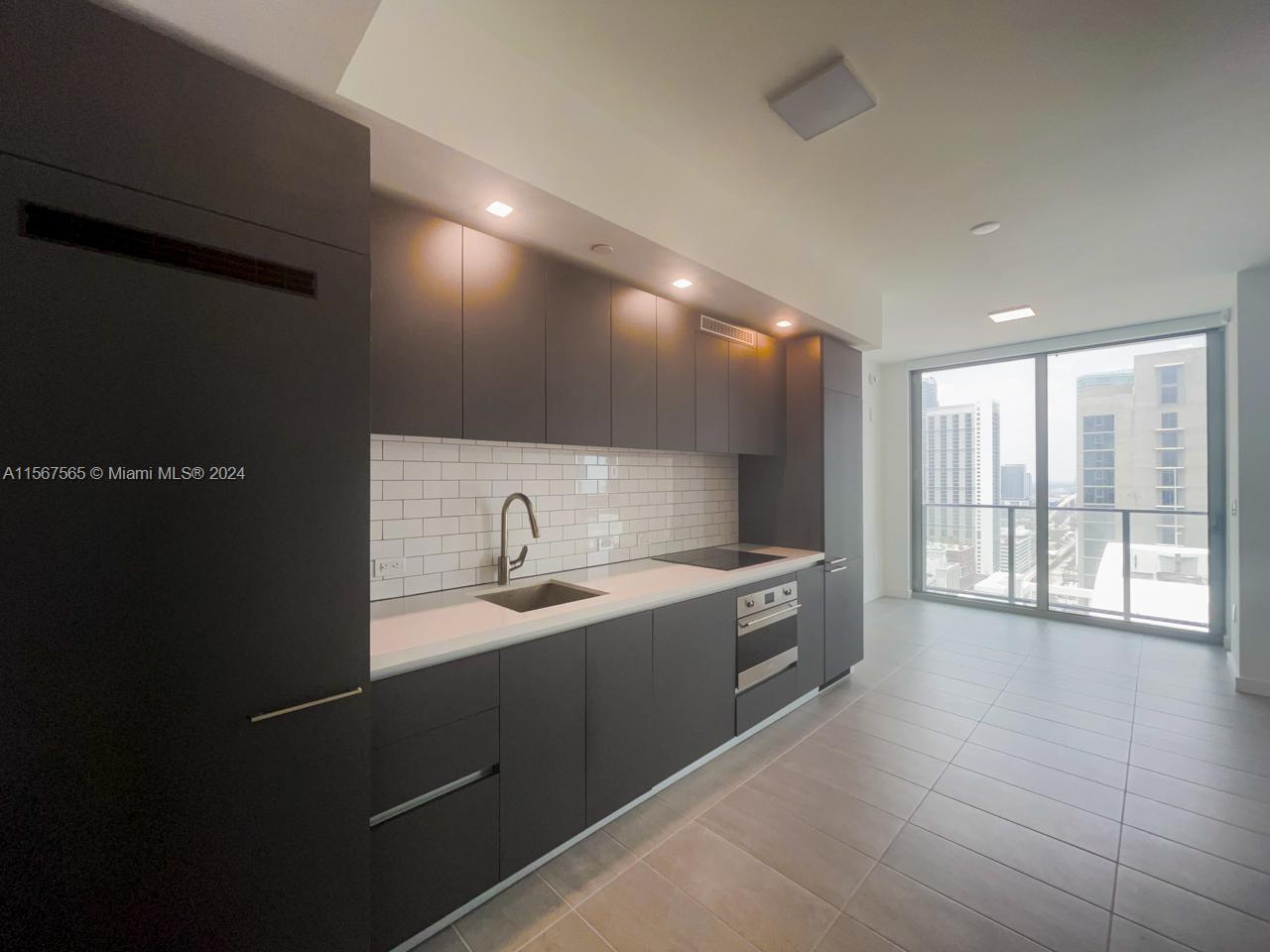 227 NE 2nd Street 3008, Miami, Florida 33132, ,1 BathroomBathrooms,Residentiallease,For Rent,227 NE 2nd Street 3008,A11567565