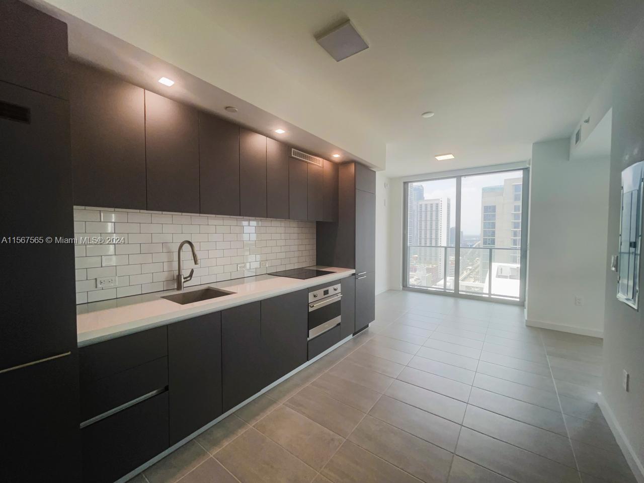 227 NE 2nd Street 3008, Miami, Florida 33132, ,1 BathroomBathrooms,Residentiallease,For Rent,227 NE 2nd Street 3008,A11567565