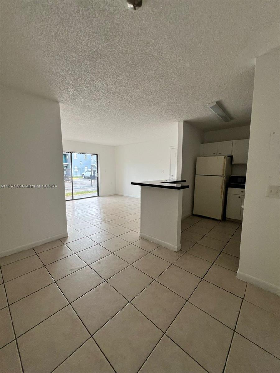 7025 NW 179th St 104, Hialeah, Florida 33015, 2 Bedrooms Bedrooms, ,2 BathroomsBathrooms,Residentiallease,For Rent,7025 NW 179th St 104,A11567576