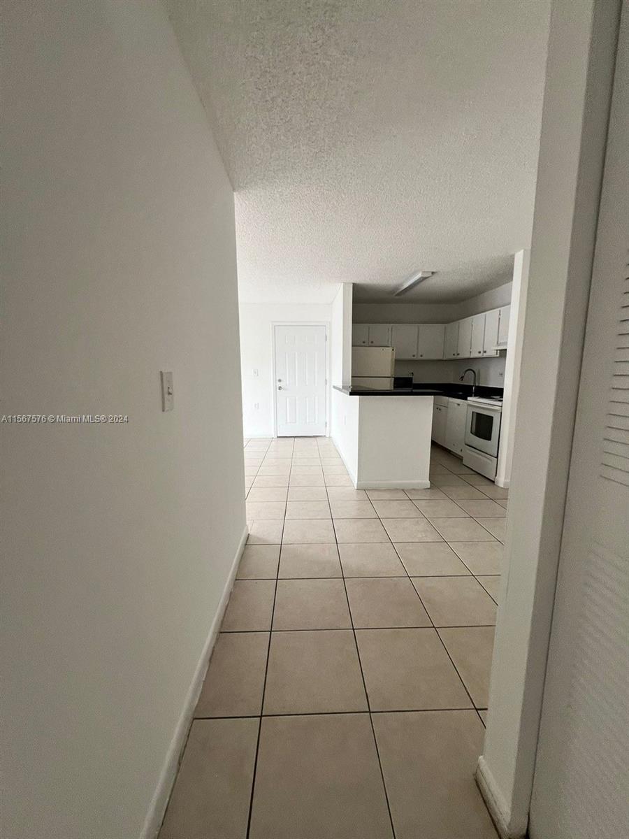 7025 NW 179th St 104, Hialeah, Florida 33015, 2 Bedrooms Bedrooms, ,2 BathroomsBathrooms,Residentiallease,For Rent,7025 NW 179th St 104,A11567576