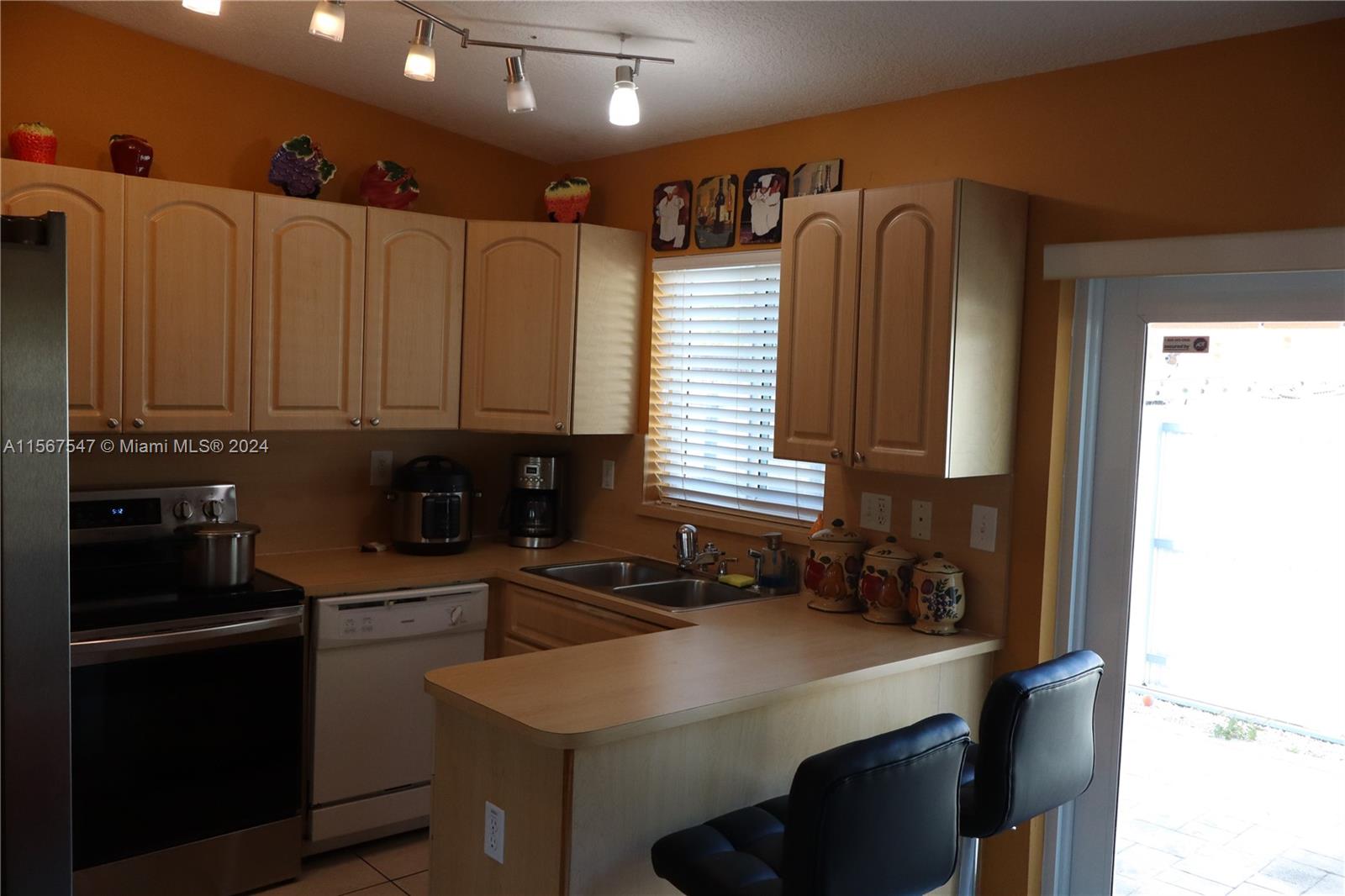 27654 SW 132nd Pl 0, Homestead, Florida 33032, 3 Bedrooms Bedrooms, ,2 BathroomsBathrooms,Residentiallease,For Rent,27654 SW 132nd Pl 0,A11567547