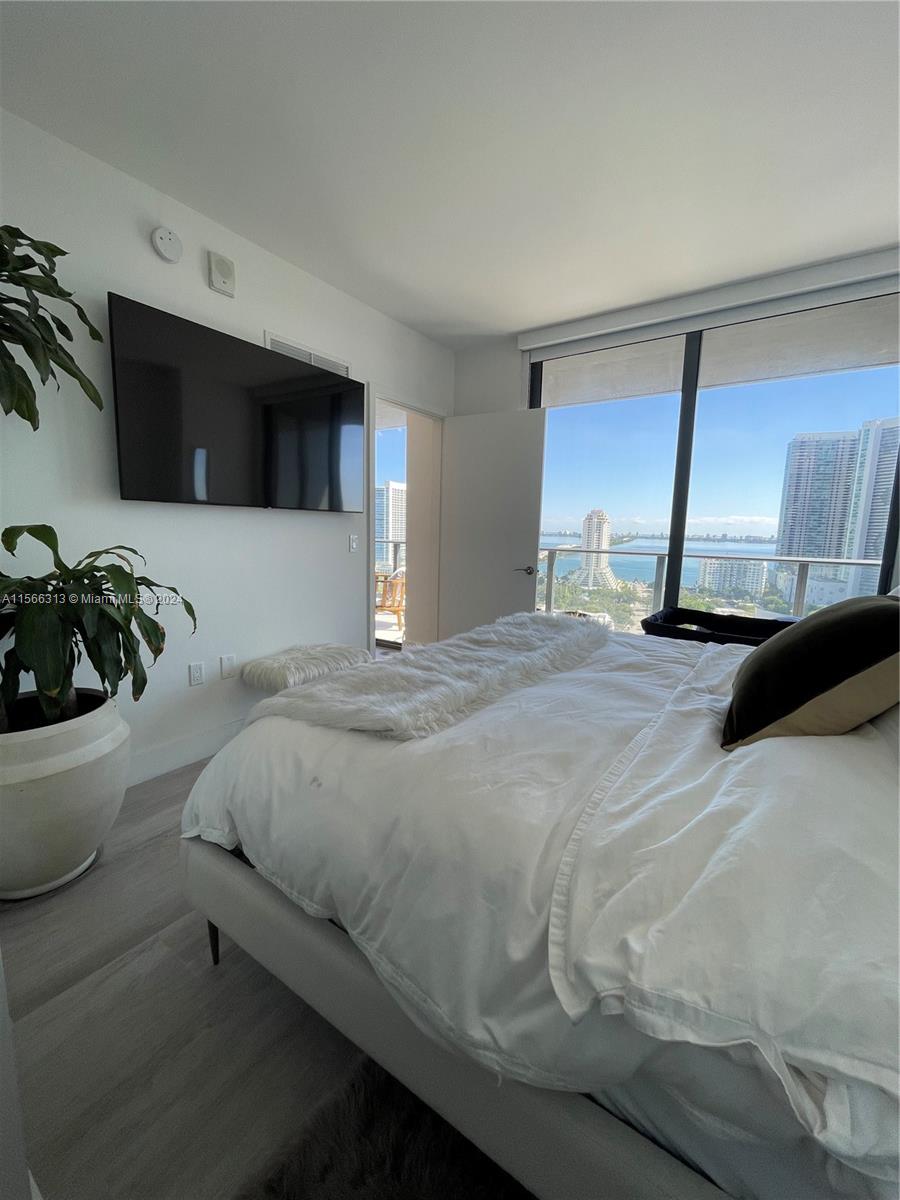 121 NE 34th ST 2005, Miami, Florida 33137, 2 Bedrooms Bedrooms, ,1 BathroomBathrooms,Residentiallease,For Rent,121 NE 34th ST 2005,A11566313