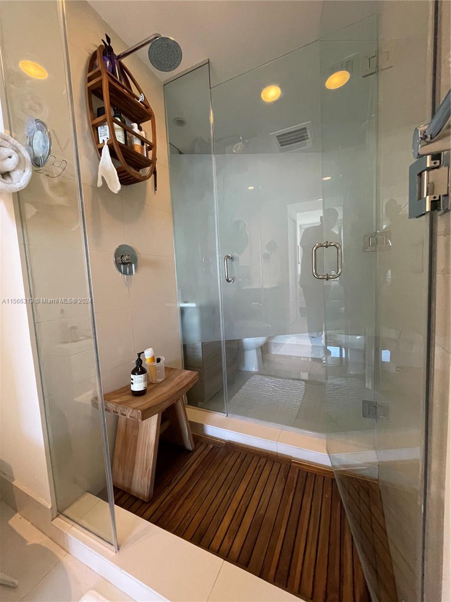 121 NE 34th ST 2005, Miami, Florida 33137, 2 Bedrooms Bedrooms, ,1 BathroomBathrooms,Residentiallease,For Rent,121 NE 34th ST 2005,A11566313