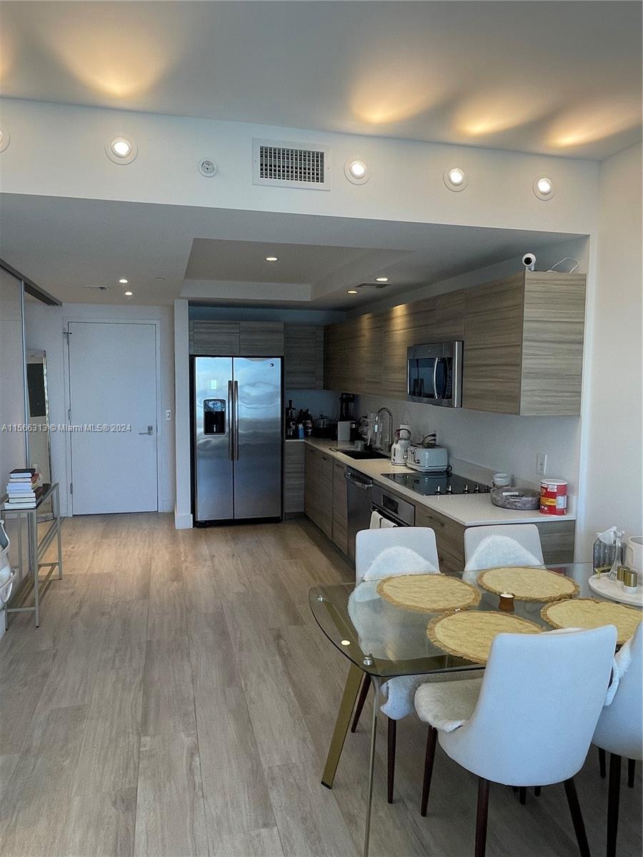 121 NE 34th ST 2005, Miami, Florida 33137, 2 Bedrooms Bedrooms, ,1 BathroomBathrooms,Residentiallease,For Rent,121 NE 34th ST 2005,A11566313