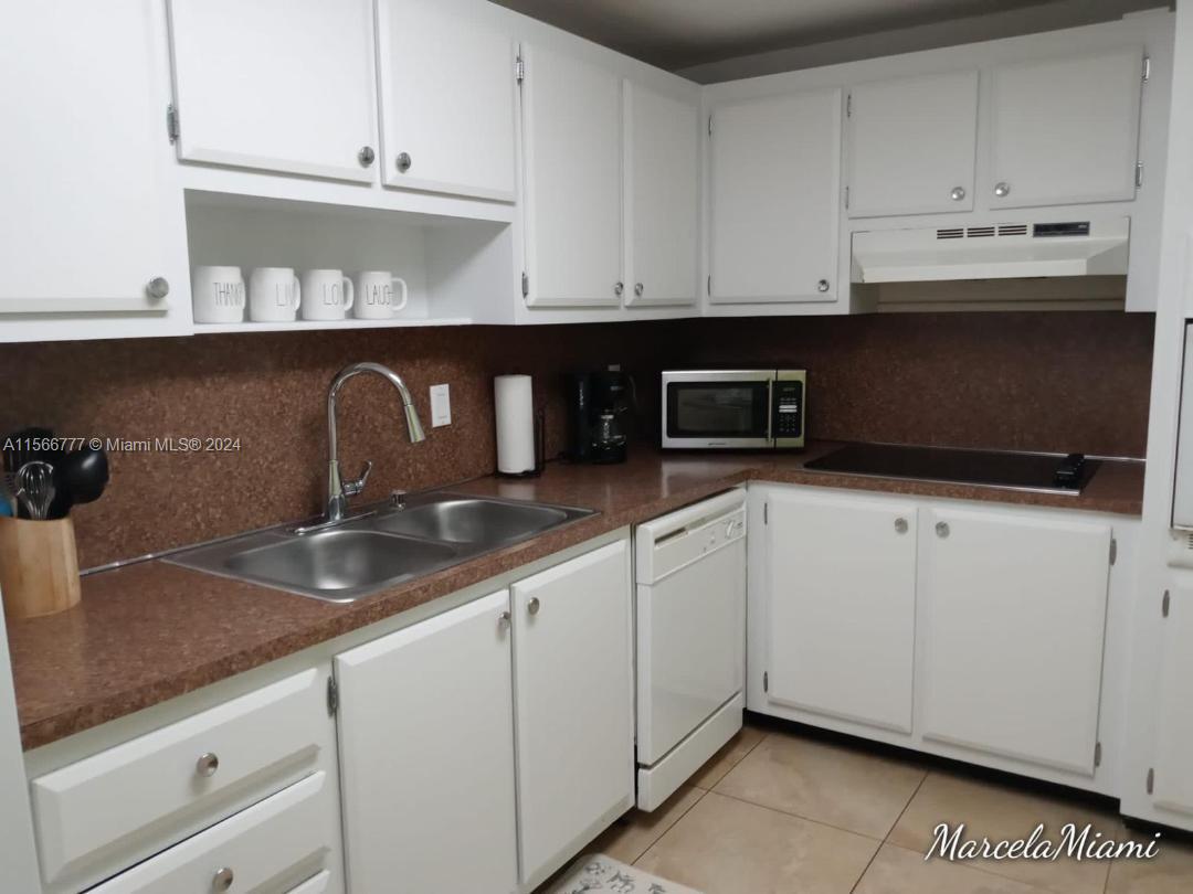 3901 S Ocean Dr 5R, Hollywood, Florida 33019, 1 Bedroom Bedrooms, ,1 BathroomBathrooms,Residentiallease,For Rent,3901 S Ocean Dr 5R,A11566777