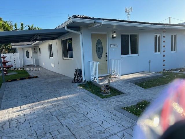 1745 SW 21st St 1, Miami, Florida 33145, 2 Bedrooms Bedrooms, ,1 BathroomBathrooms,Residentiallease,For Rent,1745 SW 21st St 1,A11567648