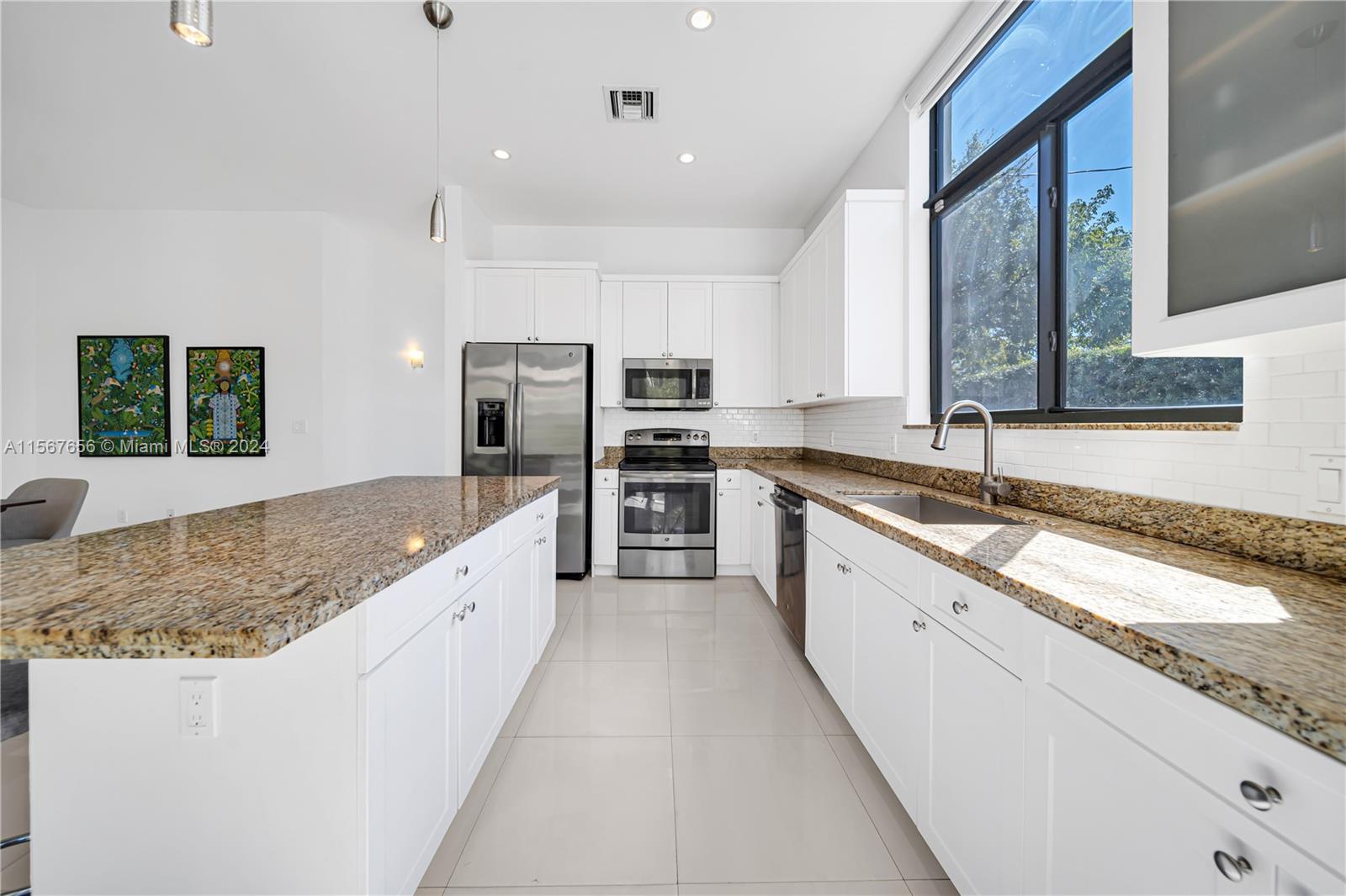 3443 Shipping Ave 3443, Miami, Florida 33133, 3 Bedrooms Bedrooms, ,2 BathroomsBathrooms,Residentiallease,For Rent,3443 Shipping Ave 3443,A11567656