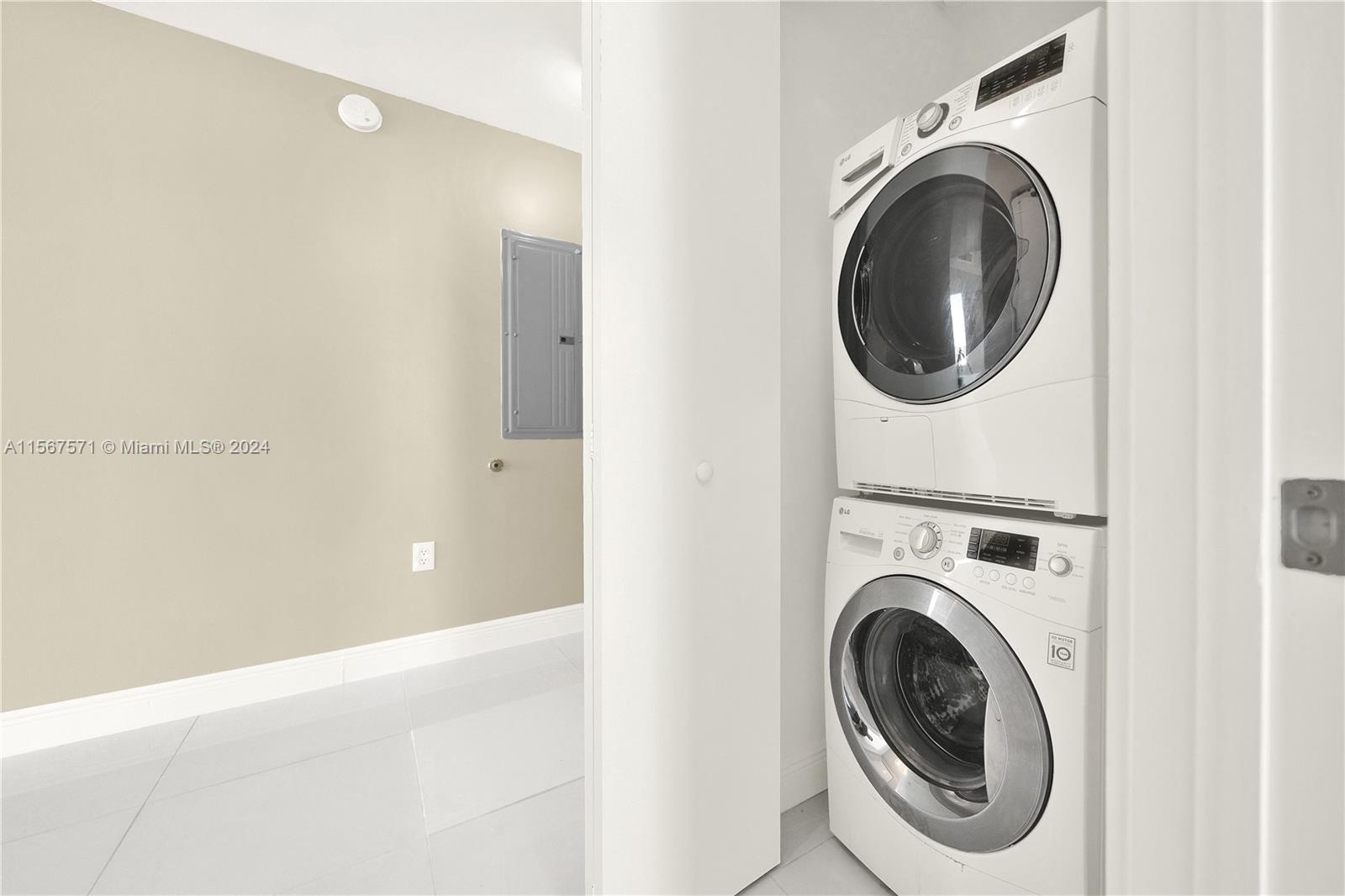 900 Biscayne Blvd 2612, Miami, Florida 33132, 2 Bedrooms Bedrooms, ,2 BathroomsBathrooms,Residential,For Sale,900 Biscayne Blvd 2612,A11567571