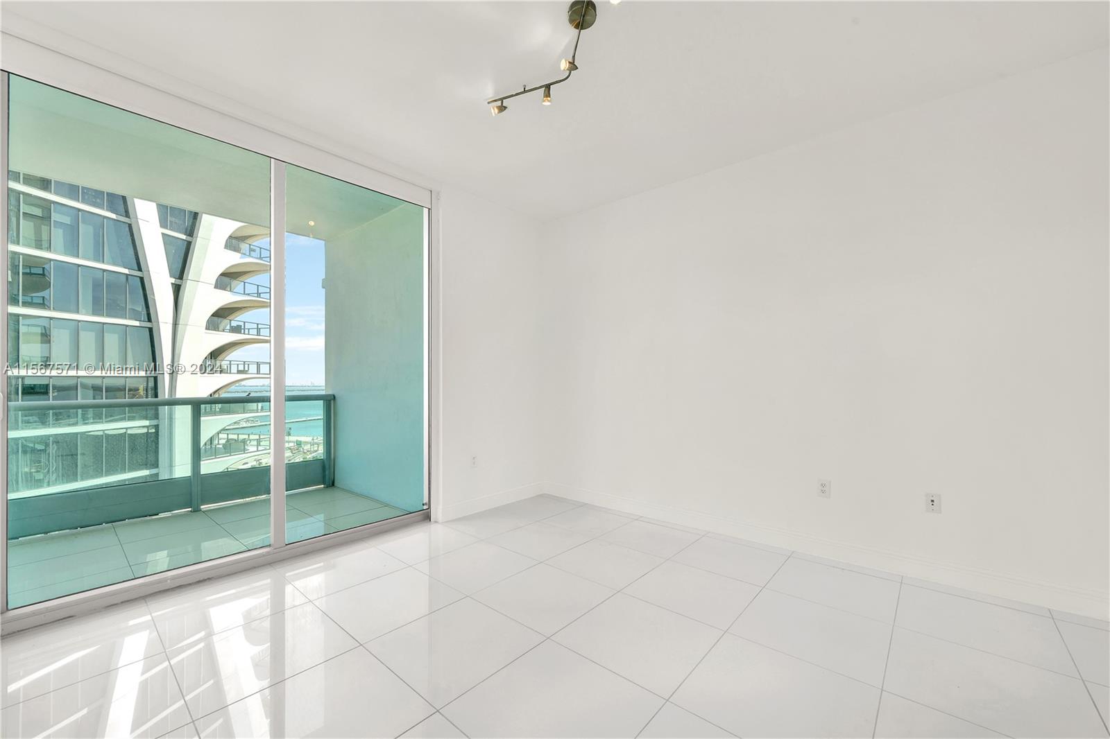 900 Biscayne Blvd 2612, Miami, Florida 33132, 2 Bedrooms Bedrooms, ,2 BathroomsBathrooms,Residential,For Sale,900 Biscayne Blvd 2612,A11567571