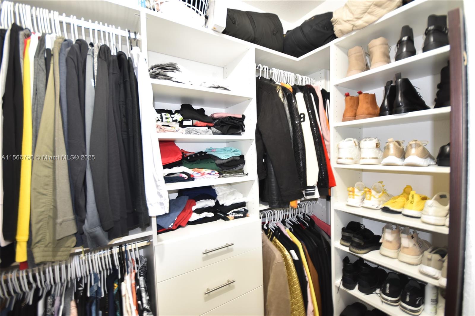 6082 SW 163rd Ave, Miami, Florida 33193, 5 Bedrooms Bedrooms, ,4 BathroomsBathrooms,Residential,For Sale,6082 SW 163rd Ave,A11566790