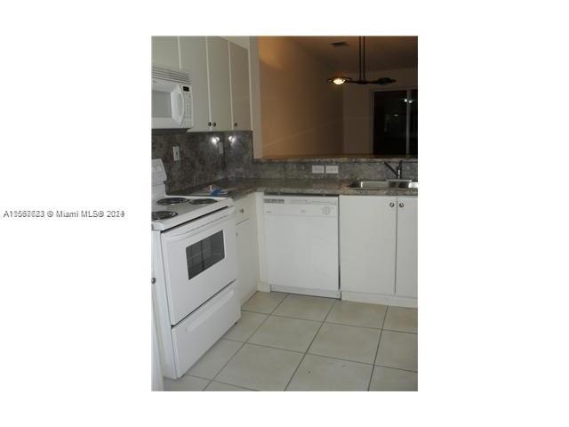 17830 NW 73rd Ave 102-22, Hialeah, Florida 33015, 2 Bedrooms Bedrooms, ,2 BathroomsBathrooms,Residentiallease,For Rent,17830 NW 73rd Ave 102-22,A11567683