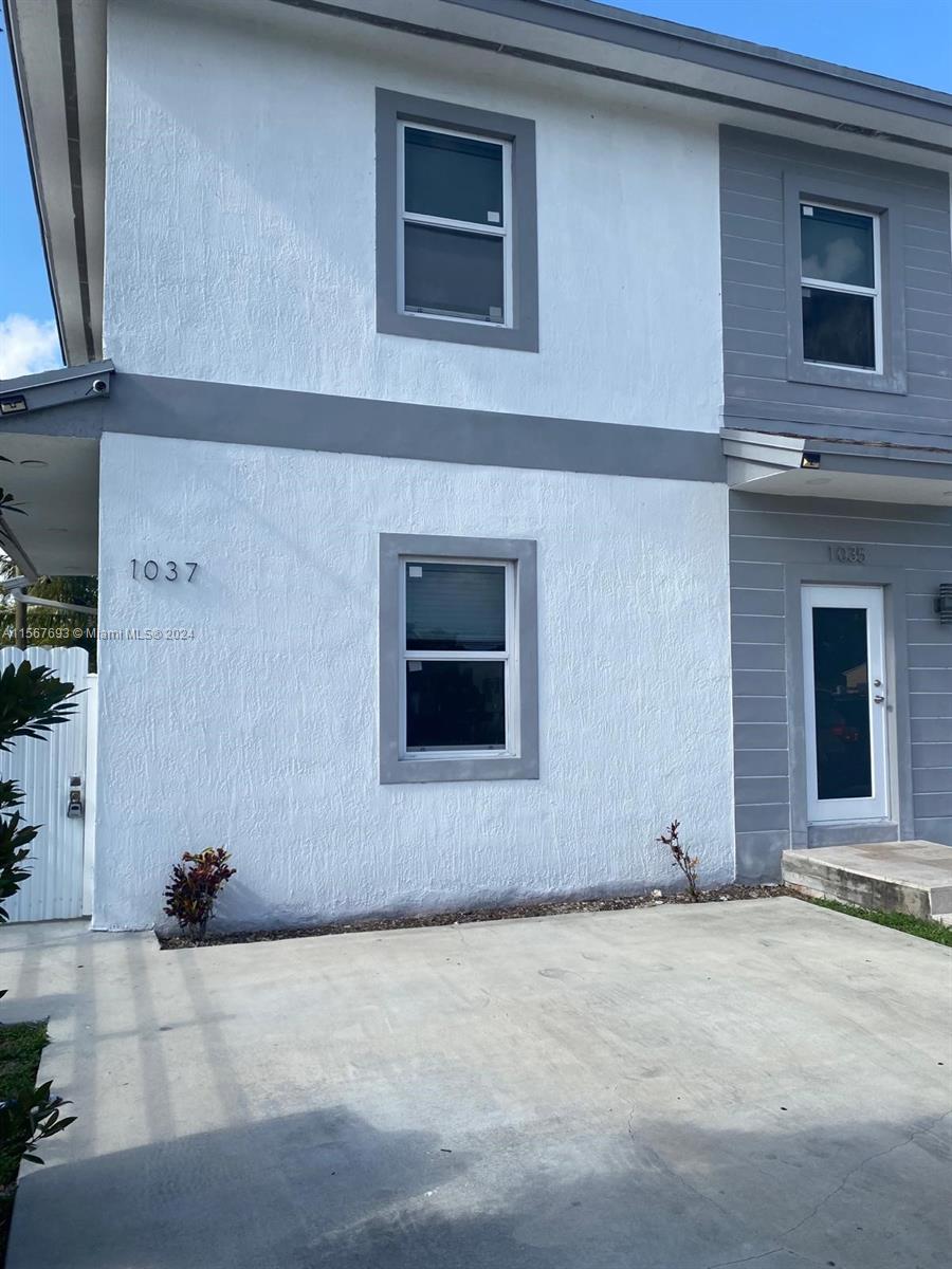 1037 NW 75th St 2, Miami, Florida 33150, 4 Bedrooms Bedrooms, ,2 BathroomsBathrooms,Residentiallease,For Rent,1037 NW 75th St 2,A11567693