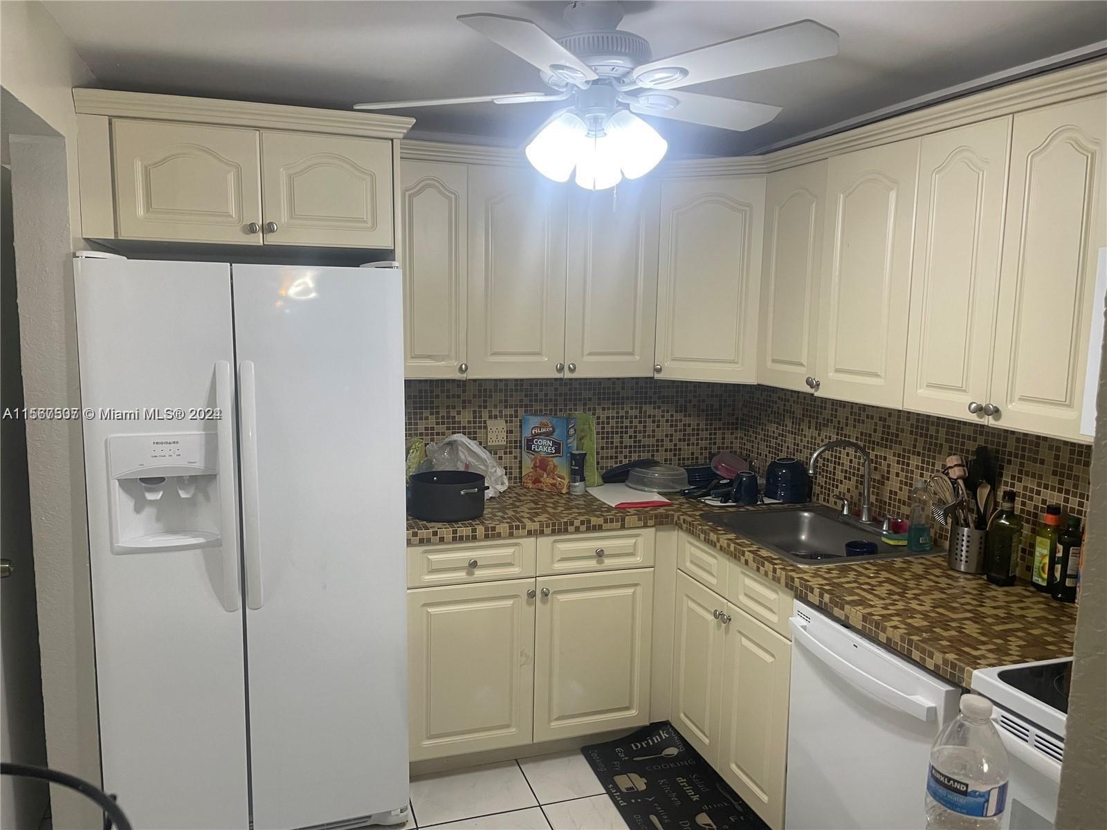 16851 NE 23rd Ave B121, North Miami Beach, Florida 33160, 2 Bedrooms Bedrooms, ,2 BathroomsBathrooms,Residentiallease,For Rent,16851 NE 23rd Ave B121,A11567507