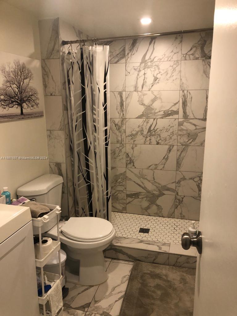 16851 NE 23rd Ave B121, North Miami Beach, Florida 33160, 2 Bedrooms Bedrooms, ,2 BathroomsBathrooms,Residentiallease,For Rent,16851 NE 23rd Ave B121,A11567507