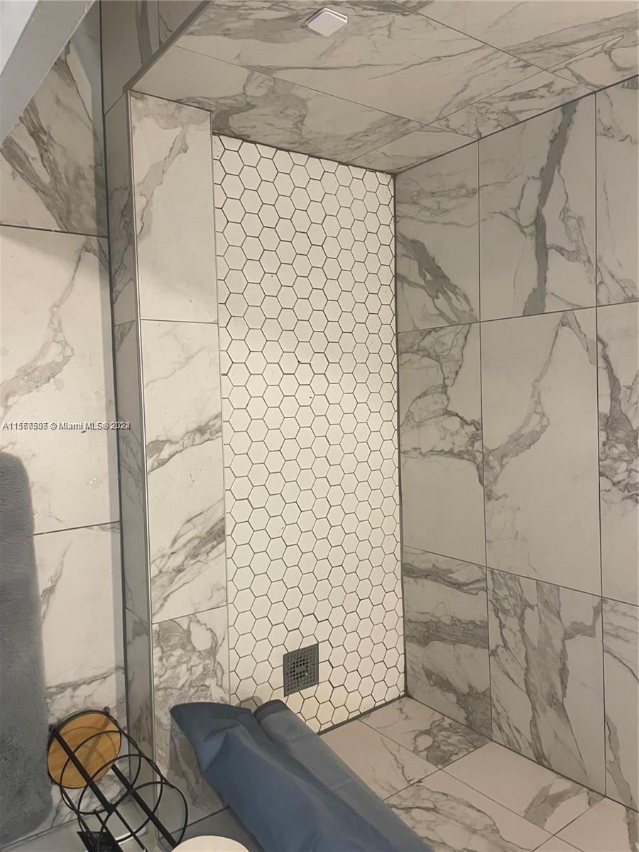 16851 NE 23rd Ave B121, North Miami Beach, Florida 33160, 2 Bedrooms Bedrooms, ,2 BathroomsBathrooms,Residentiallease,For Rent,16851 NE 23rd Ave B121,A11567507