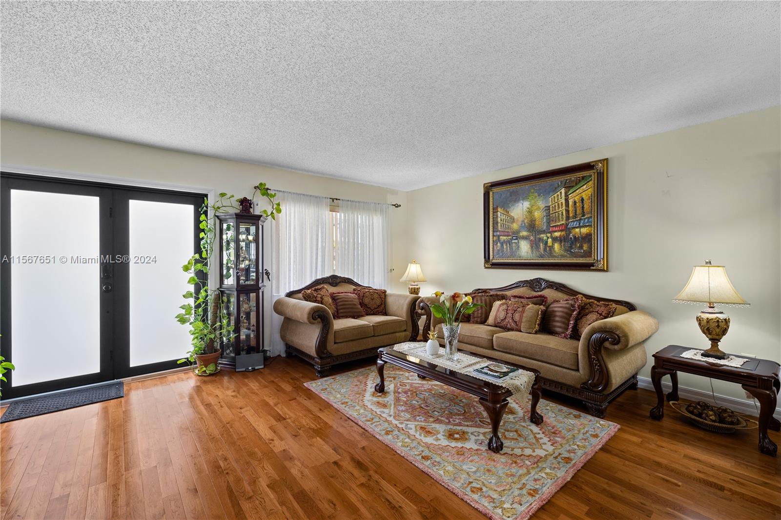 Listing Photo 8