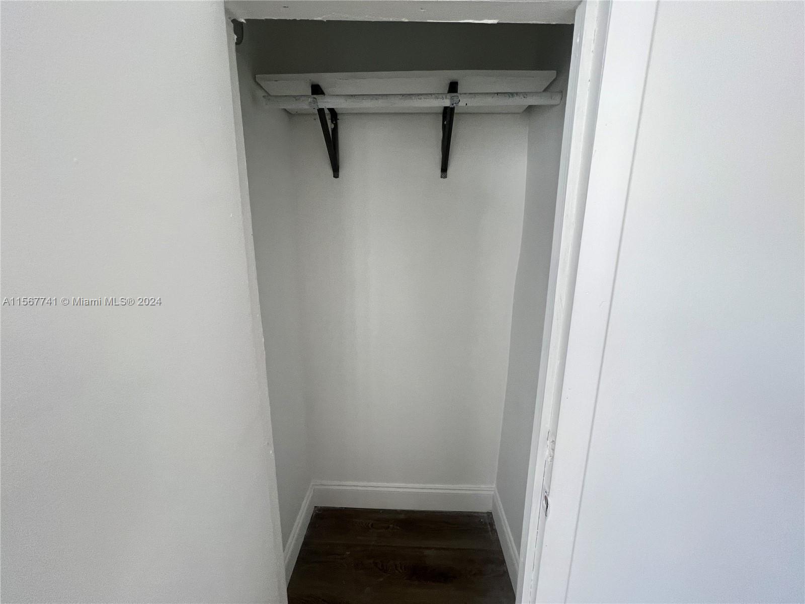 1924 SW 9th St 3, Miami, Florida 33135, 1 Bedroom Bedrooms, ,1 BathroomBathrooms,Residentiallease,For Rent,1924 SW 9th St 3,A11567741