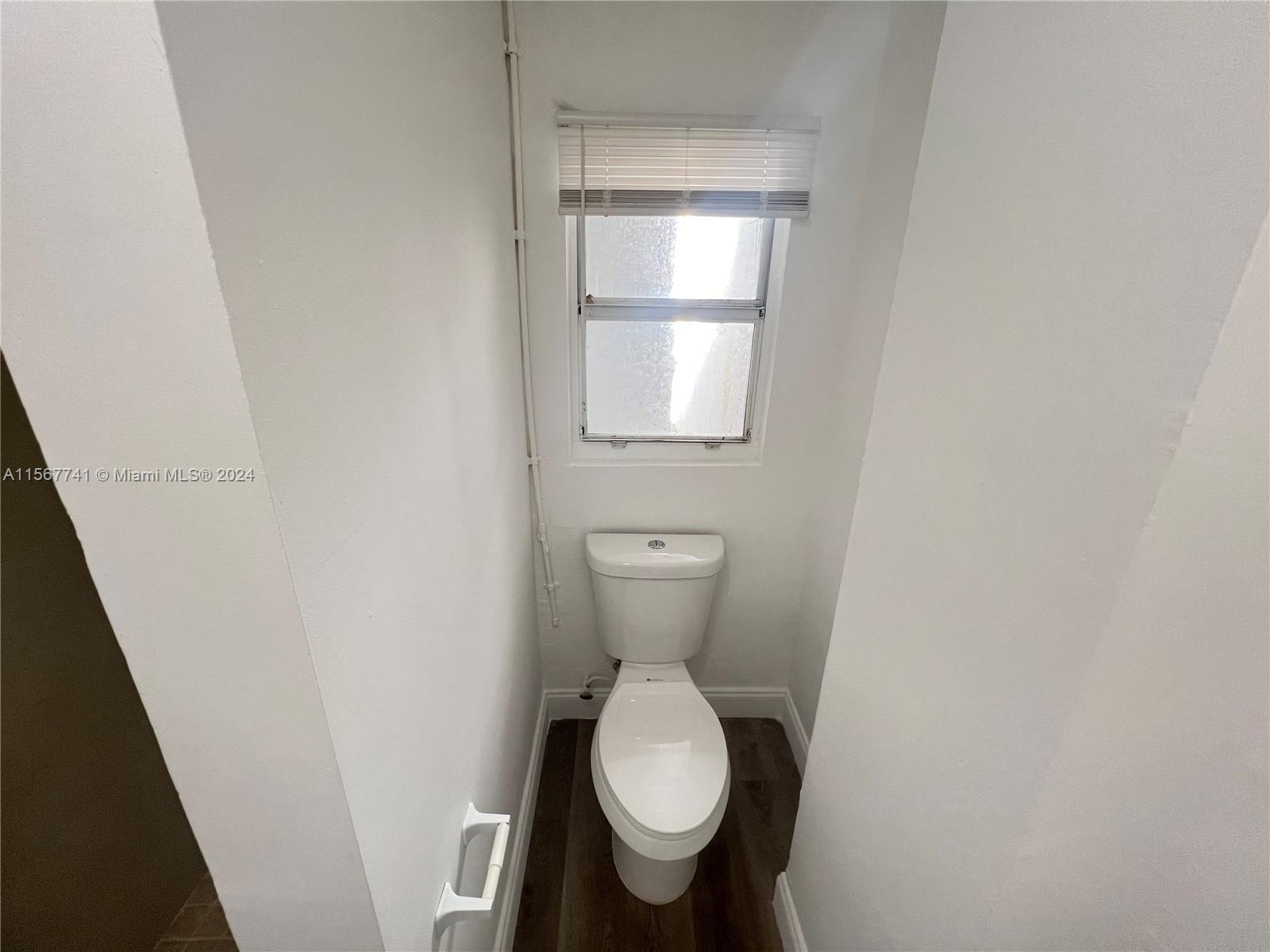 1924 SW 9th St 3, Miami, Florida 33135, 1 Bedroom Bedrooms, ,1 BathroomBathrooms,Residentiallease,For Rent,1924 SW 9th St 3,A11567741