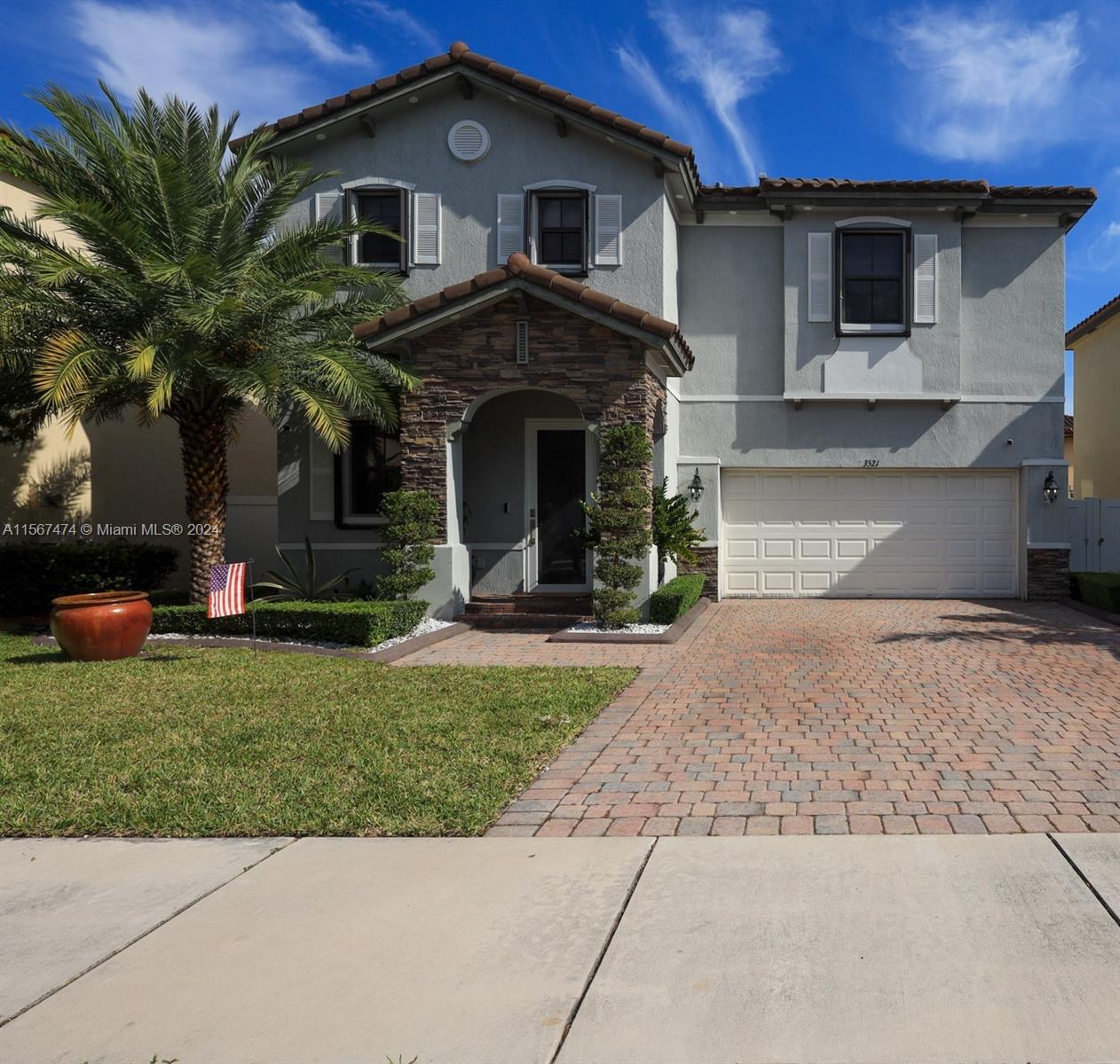 3521 W 92nd Pl  For Sale A11567474, FL