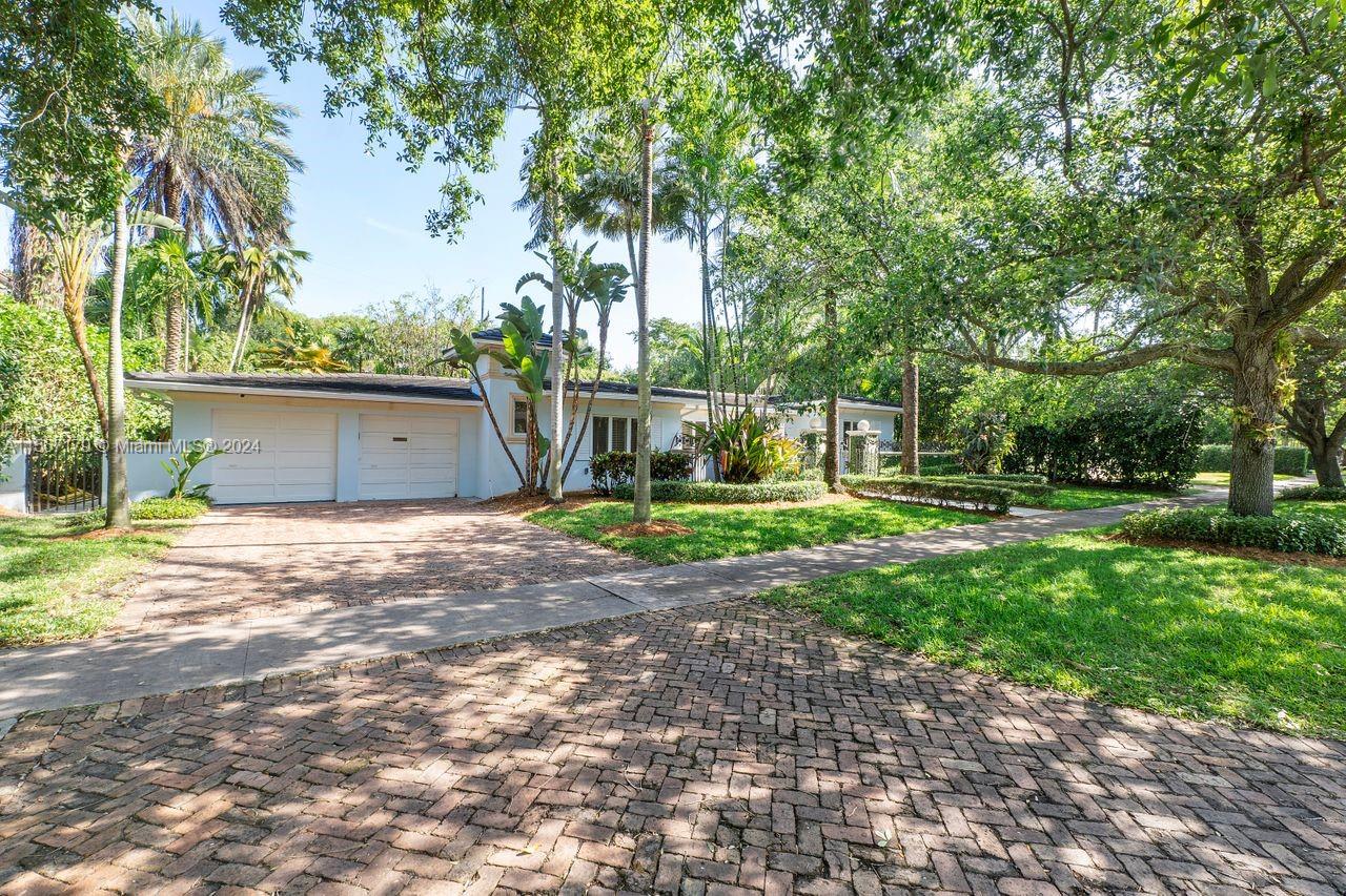 1037 Alfonso Ave, Coral Gables, Florida 33146, 3 Bedrooms Bedrooms, ,2 BathroomsBathrooms,Residentiallease,For Rent,1037 Alfonso Ave,A11567179