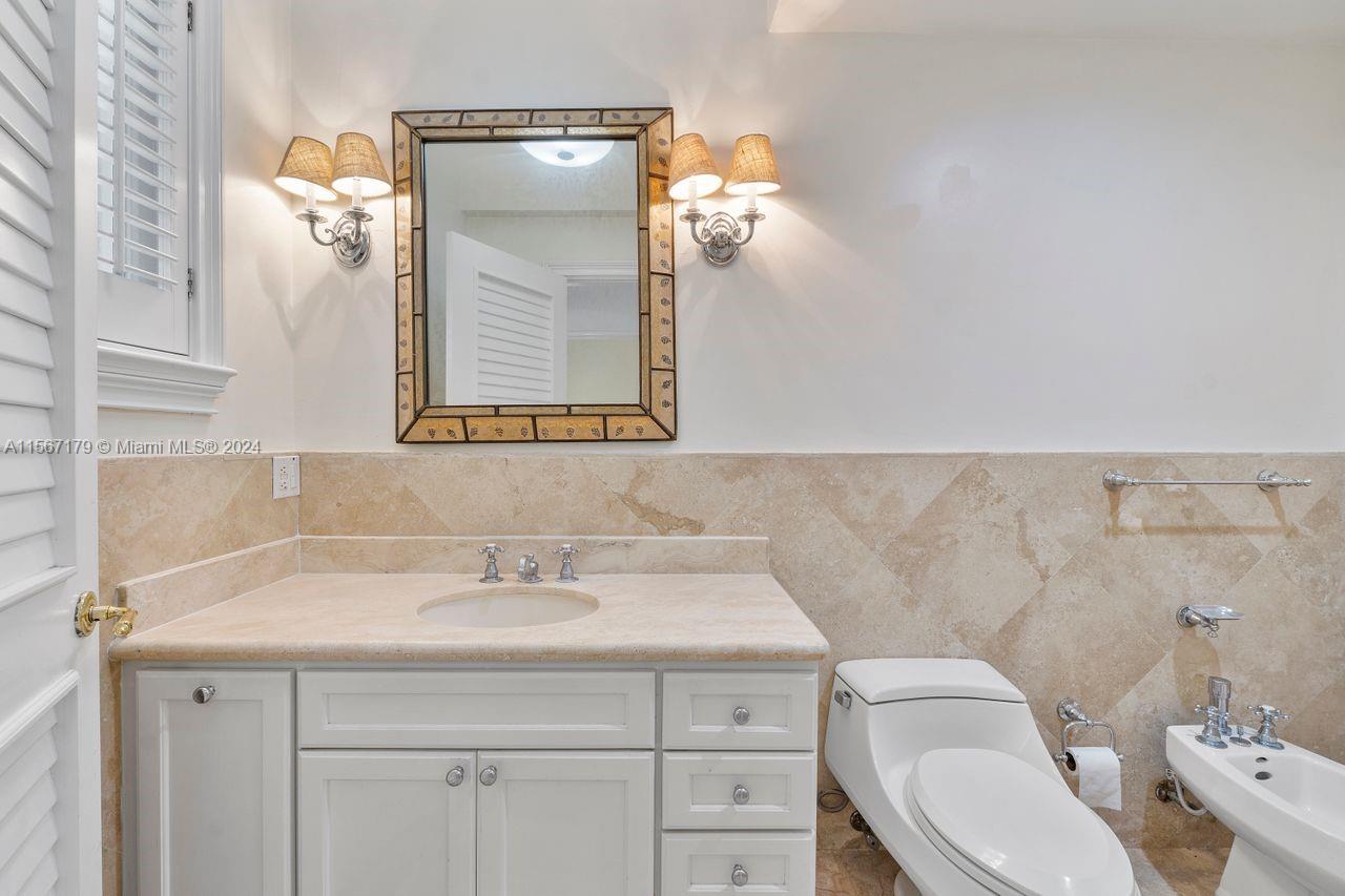 1037 Alfonso Ave, Coral Gables, Florida 33146, 3 Bedrooms Bedrooms, ,2 BathroomsBathrooms,Residentiallease,For Rent,1037 Alfonso Ave,A11567179