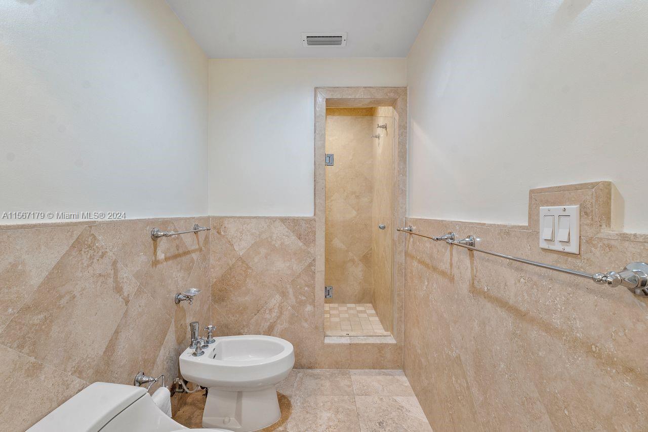 1037 Alfonso Ave, Coral Gables, Florida 33146, 3 Bedrooms Bedrooms, ,2 BathroomsBathrooms,Residentiallease,For Rent,1037 Alfonso Ave,A11567179