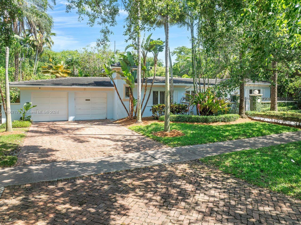 1037 Alfonso Ave, Coral Gables, Florida 33146, 3 Bedrooms Bedrooms, ,2 BathroomsBathrooms,Residentiallease,For Rent,1037 Alfonso Ave,A11567179