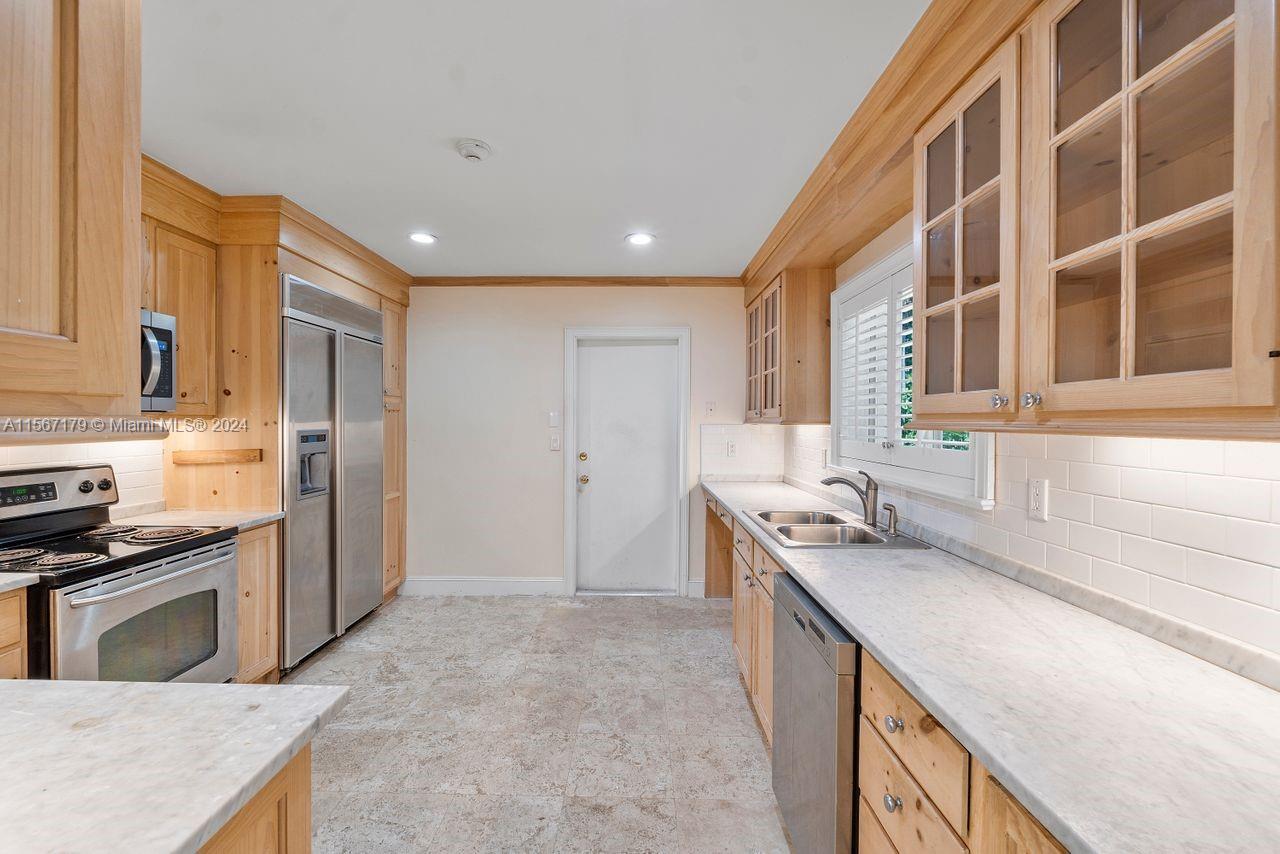1037 Alfonso Ave, Coral Gables, Florida 33146, 3 Bedrooms Bedrooms, ,2 BathroomsBathrooms,Residentiallease,For Rent,1037 Alfonso Ave,A11567179