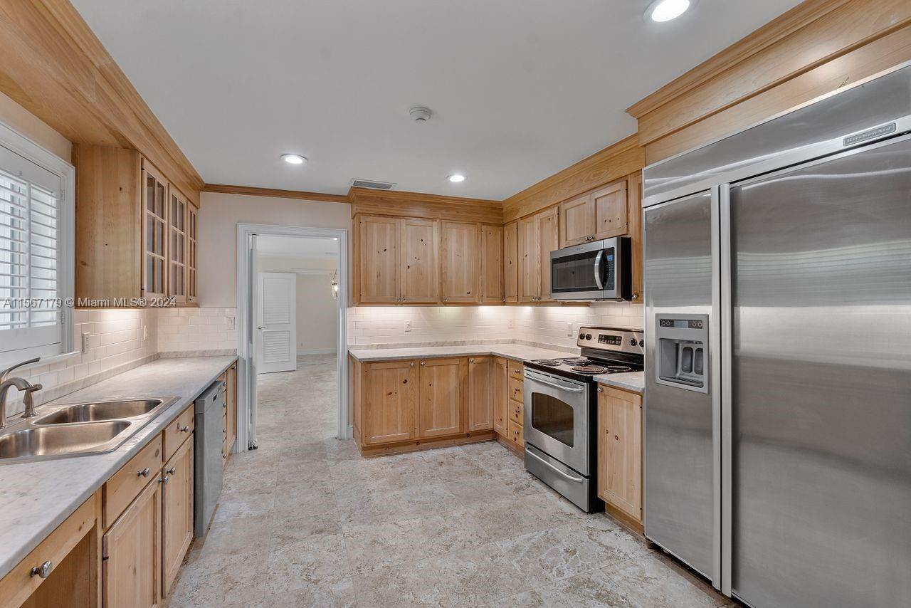 1037 Alfonso Ave, Coral Gables, Florida 33146, 3 Bedrooms Bedrooms, ,2 BathroomsBathrooms,Residentiallease,For Rent,1037 Alfonso Ave,A11567179