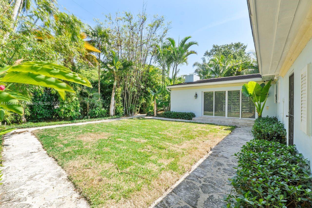 1037 Alfonso Ave, Coral Gables, Florida 33146, 3 Bedrooms Bedrooms, ,2 BathroomsBathrooms,Residentiallease,For Rent,1037 Alfonso Ave,A11567179