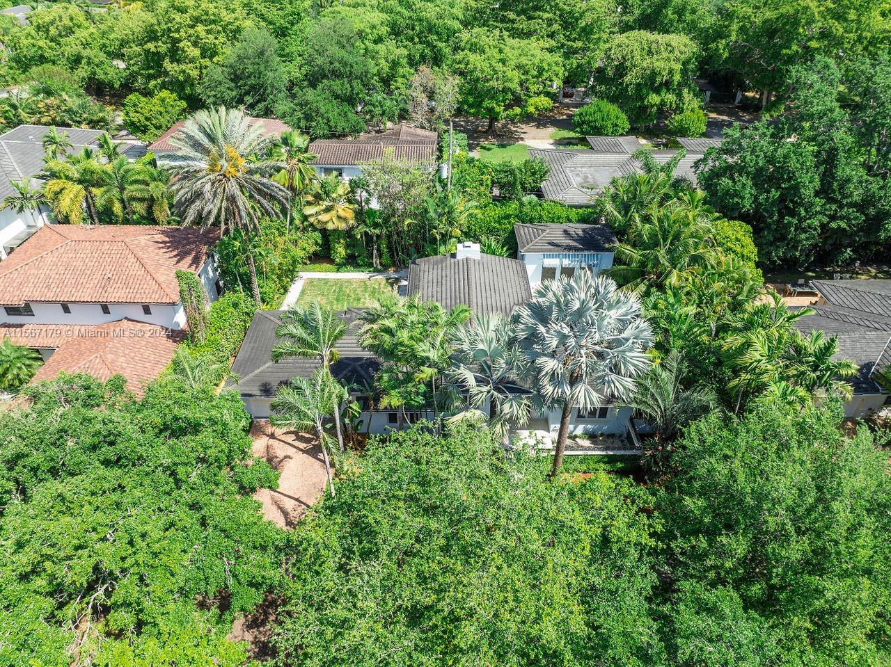 1037 Alfonso Ave, Coral Gables, Florida 33146, 3 Bedrooms Bedrooms, ,2 BathroomsBathrooms,Residentiallease,For Rent,1037 Alfonso Ave,A11567179