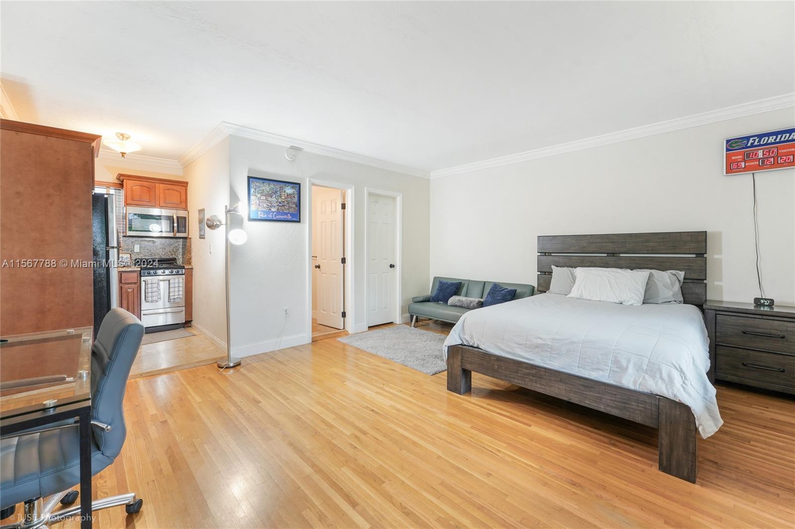 Bedroom/Living