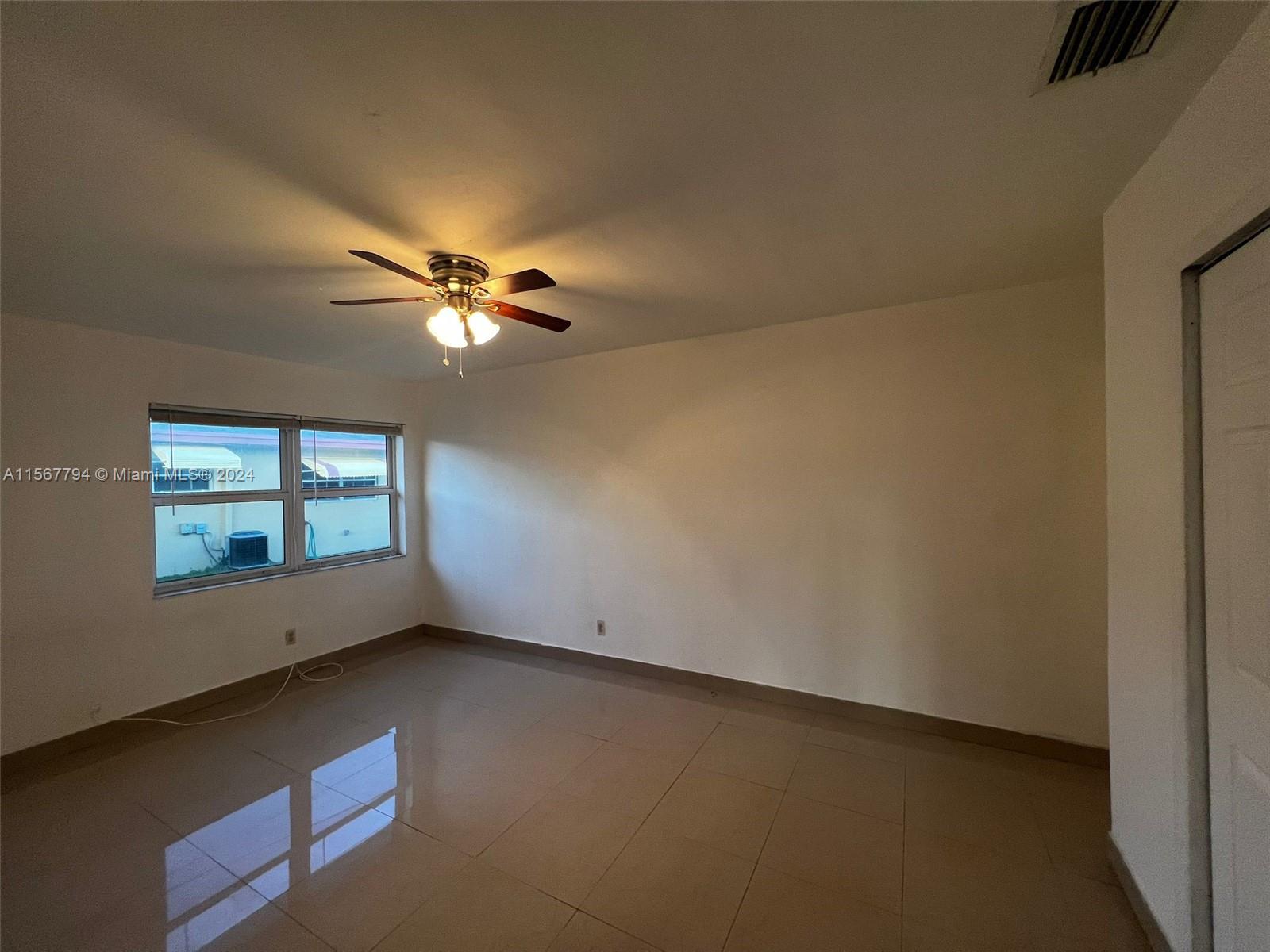 41 SE 3rd Pl 41, Dania Beach, Florida 33004, 2 Bedrooms Bedrooms, ,2 BathroomsBathrooms,Residentiallease,For Rent,41 SE 3rd Pl 41,A11567794