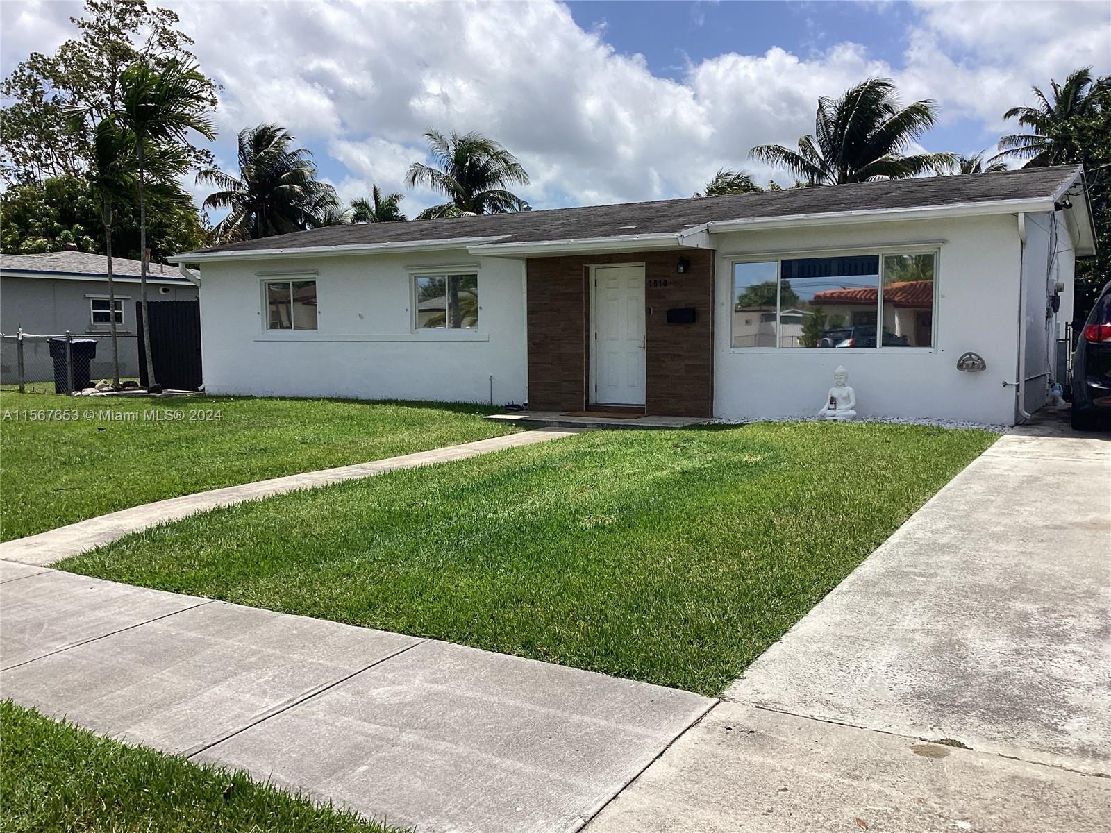 1010 SW 93rd Pl  For Sale A11567653, FL