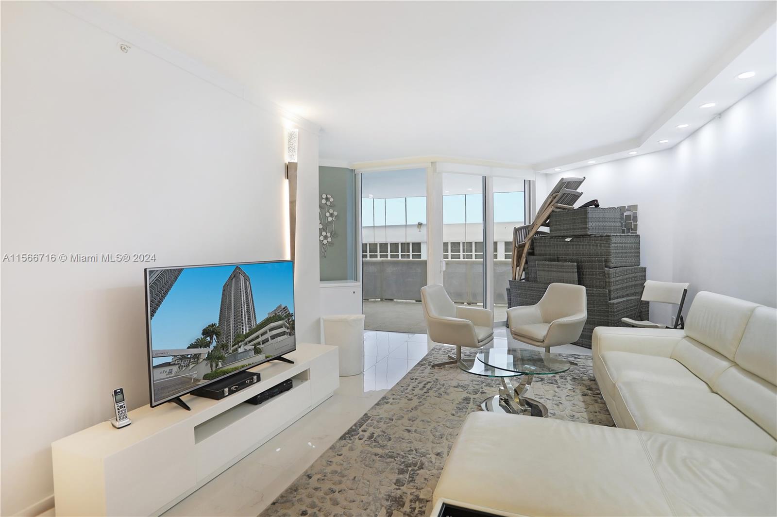 4775 COLLINS AV 1804, Miami Beach, Florida 33140, 2 Bedrooms Bedrooms, ,2 BathroomsBathrooms,Residentiallease,For Rent,4775 COLLINS AV 1804,A11566716