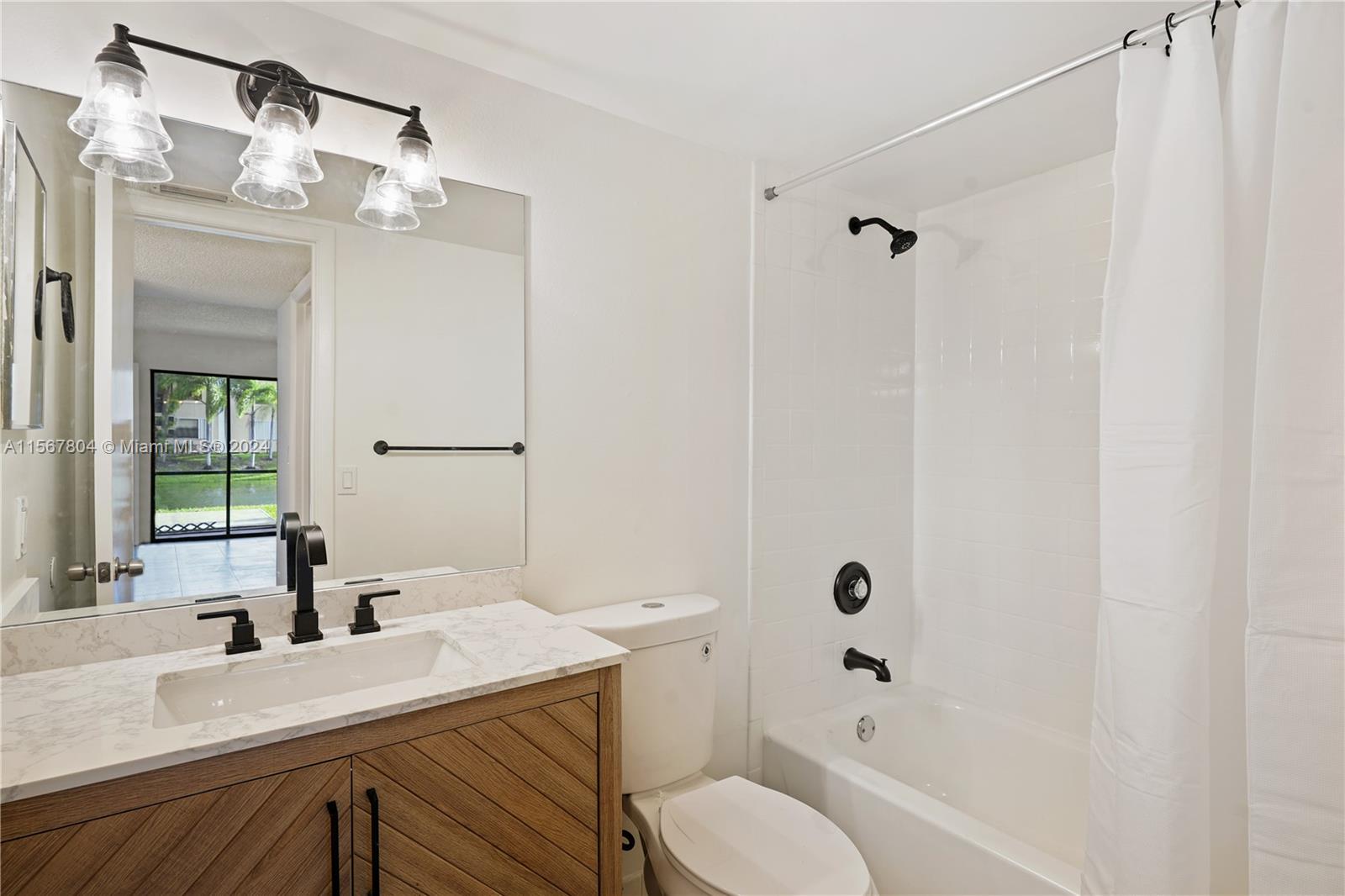 1160 Washington Cir 1160F, Homestead, Florida 33034, 2 Bedrooms Bedrooms, ,2 BathroomsBathrooms,Residentiallease,For Rent,1160 Washington Cir 1160F,A11567804