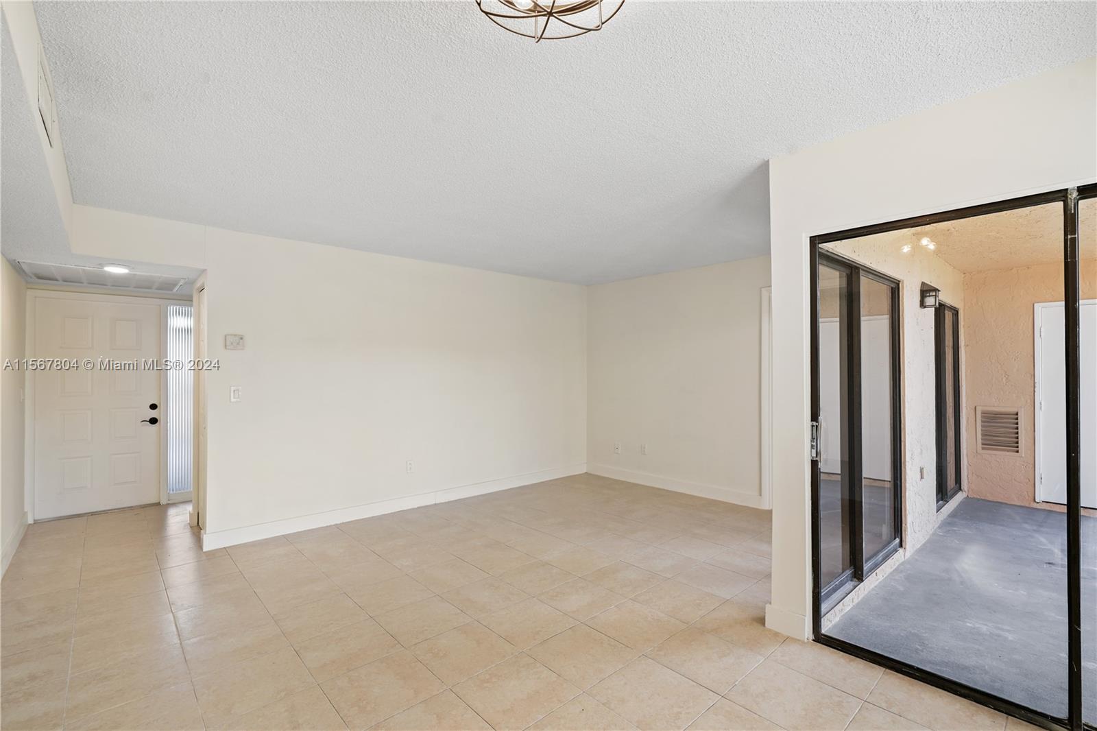 1160 Washington Cir 1160F, Homestead, Florida 33034, 2 Bedrooms Bedrooms, ,2 BathroomsBathrooms,Residentiallease,For Rent,1160 Washington Cir 1160F,A11567804