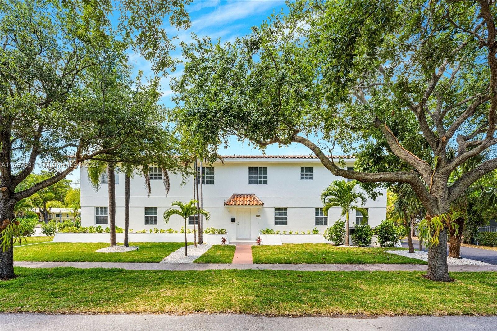 3619 S Le Jeune Rd 2, Coral Gables, Florida 33134, 2 Bedrooms Bedrooms, ,2 BathroomsBathrooms,Residentiallease,For Rent,3619 S Le Jeune Rd 2,A11567831