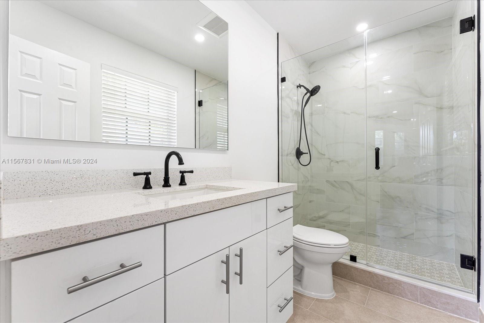 3619 S Le Jeune Rd 2, Coral Gables, Florida 33134, 2 Bedrooms Bedrooms, ,2 BathroomsBathrooms,Residentiallease,For Rent,3619 S Le Jeune Rd 2,A11567831
