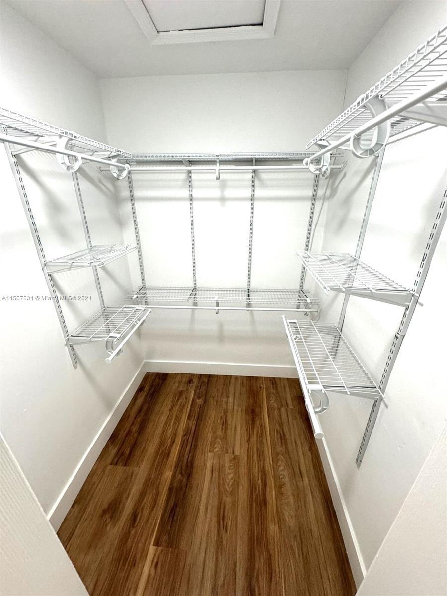 3619 S Le Jeune Rd 2, Coral Gables, Florida 33134, 2 Bedrooms Bedrooms, ,2 BathroomsBathrooms,Residentiallease,For Rent,3619 S Le Jeune Rd 2,A11567831