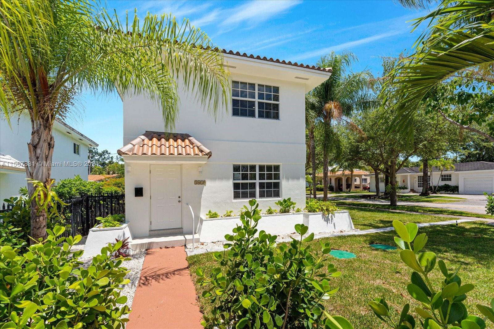 3619 S Le Jeune Rd 2, Coral Gables, Florida 33134, 2 Bedrooms Bedrooms, ,2 BathroomsBathrooms,Residentiallease,For Rent,3619 S Le Jeune Rd 2,A11567831