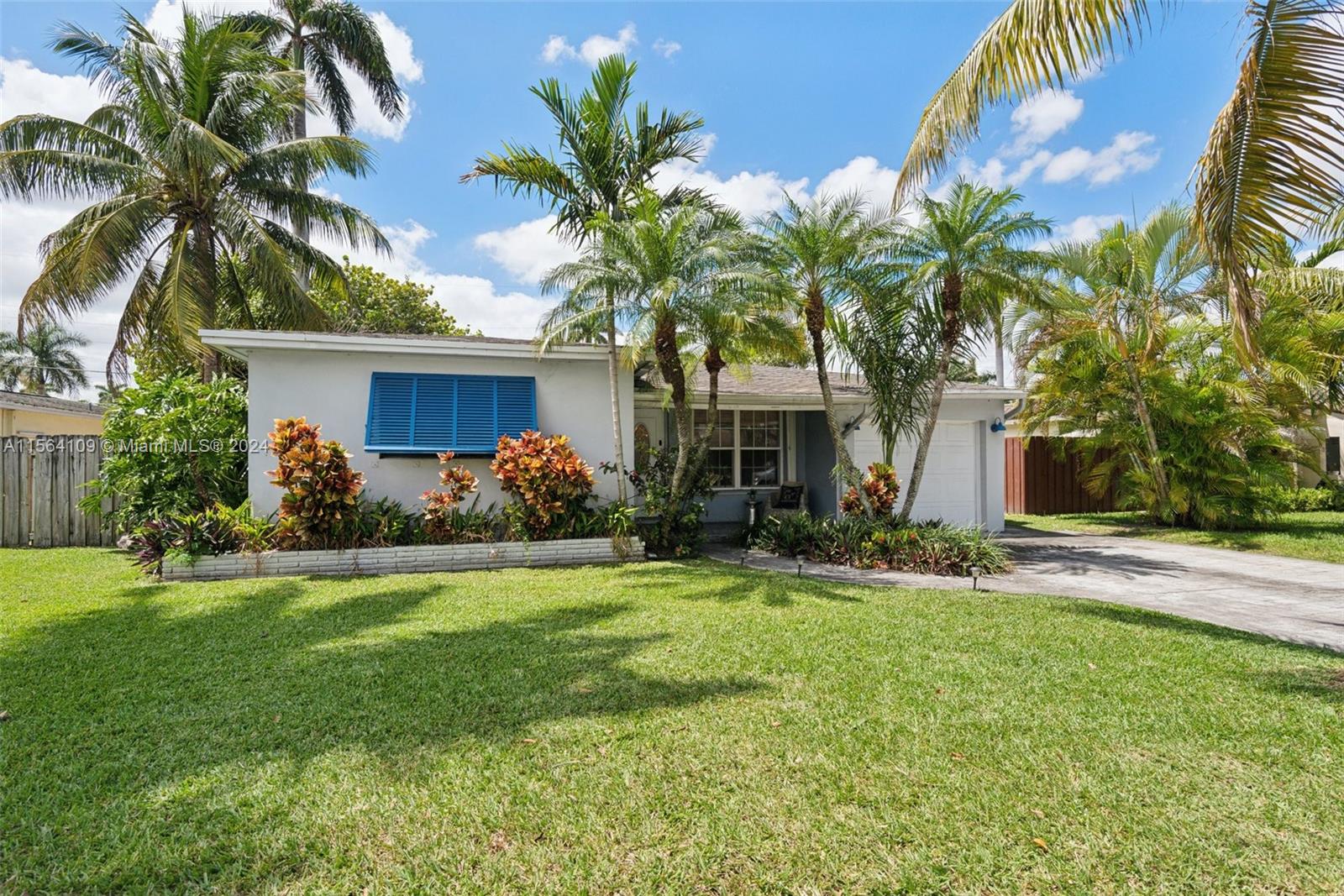 702 N 31st Rd  For Sale A11564109, FL