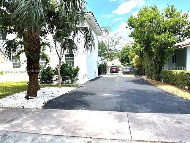3619 S Le Jeune Rd 1, Coral Gables, Florida 33134, 2 Bedrooms Bedrooms, ,2 BathroomsBathrooms,Residentiallease,For Rent,3619 S Le Jeune Rd 1,A11567871