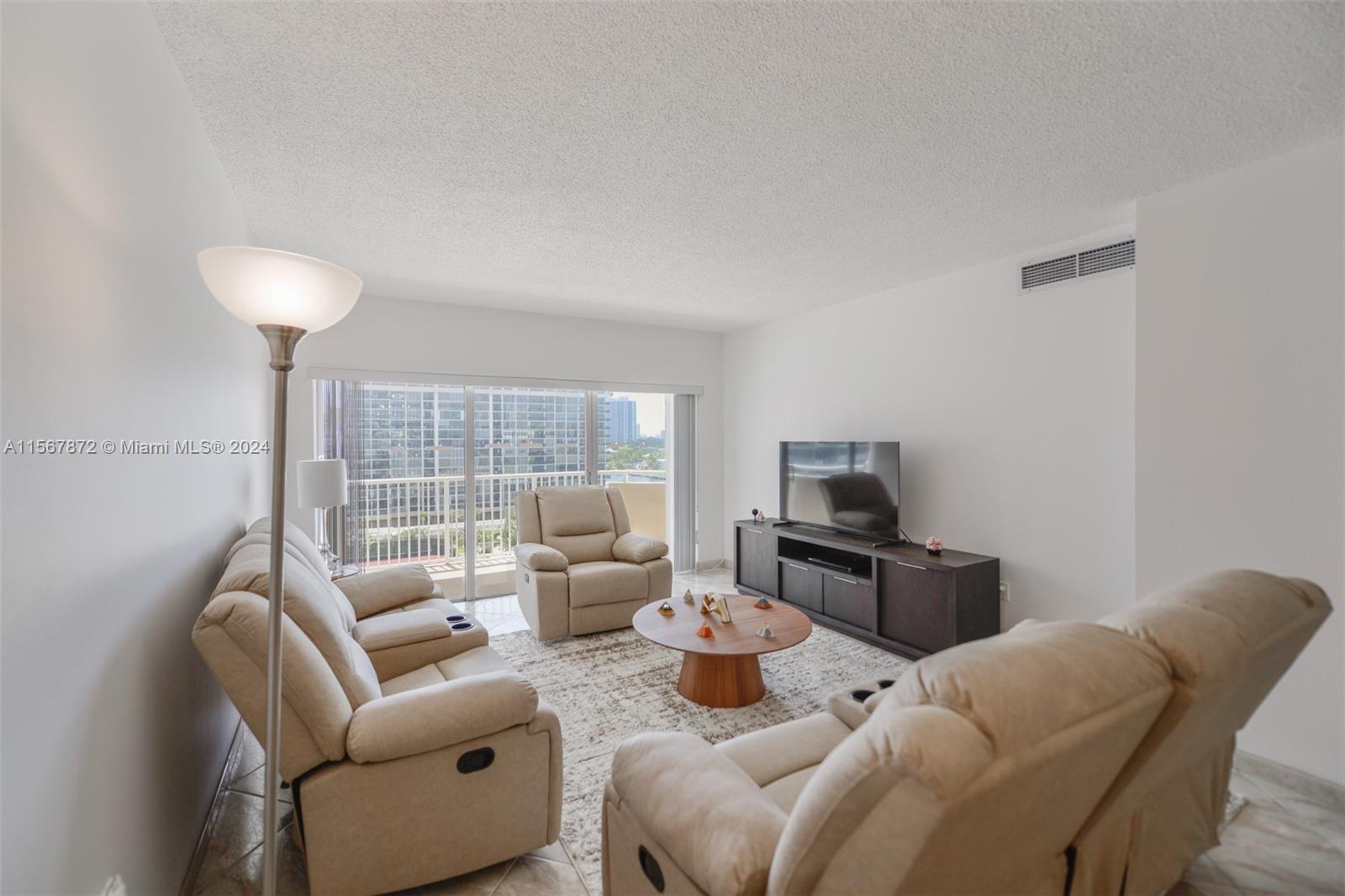 1965 S Ocean Dr 8K, Hallandale Beach, Florida 33009, 2 Bedrooms Bedrooms, ,2 BathroomsBathrooms,Residential,For Sale,1965 S Ocean Dr 8K,A11567872