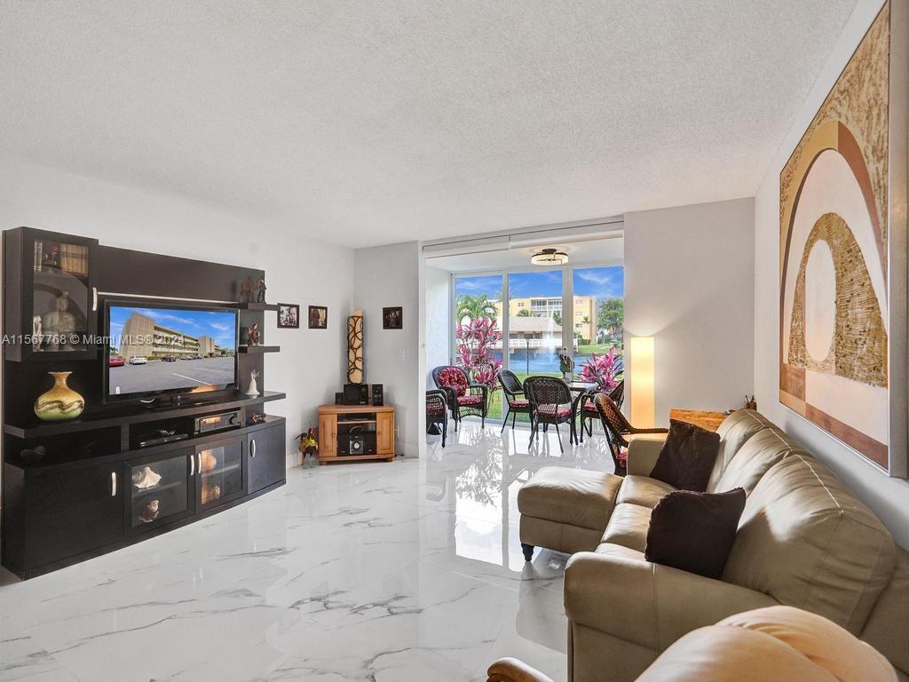 205 SE 11th Ter 101, Dania Beach, Florida 33004, 2 Bedrooms Bedrooms, ,2 BathroomsBathrooms,Residential,For Sale,205 SE 11th Ter 101,A11567768