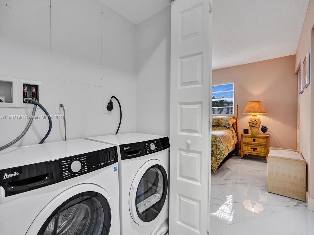 205 SE 11th Ter 101, Dania Beach, Florida 33004, 2 Bedrooms Bedrooms, ,2 BathroomsBathrooms,Residential,For Sale,205 SE 11th Ter 101,A11567768