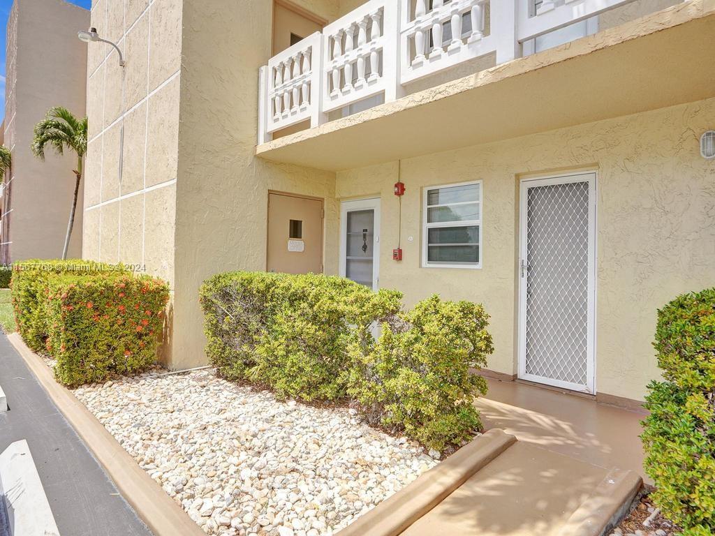205 SE 11th Ter 101, Dania Beach, Florida 33004, 2 Bedrooms Bedrooms, ,2 BathroomsBathrooms,Residential,For Sale,205 SE 11th Ter 101,A11567768