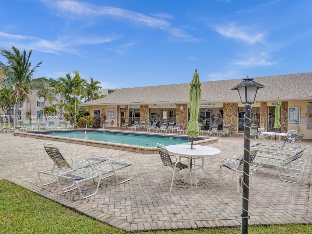 205 SE 11th Ter 101, Dania Beach, Florida 33004, 2 Bedrooms Bedrooms, ,2 BathroomsBathrooms,Residential,For Sale,205 SE 11th Ter 101,A11567768